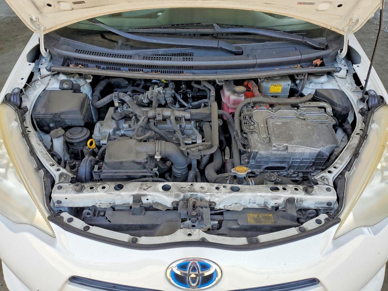2013 Toyota Prius C One White vin: JTDKDTB36D1533962
