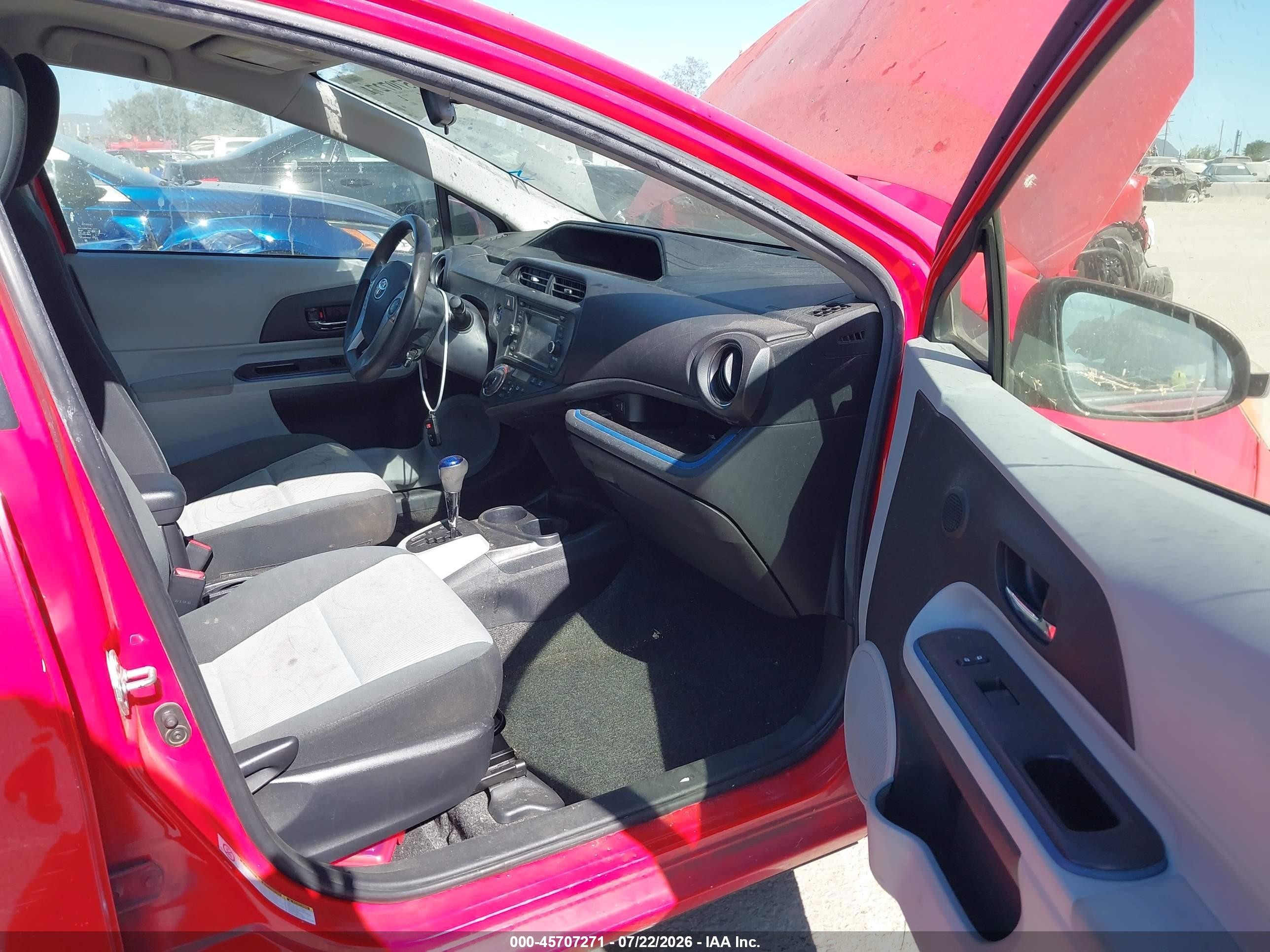 2013 Toyota Prius C Three Red vin: JTDKDTB36D1542001