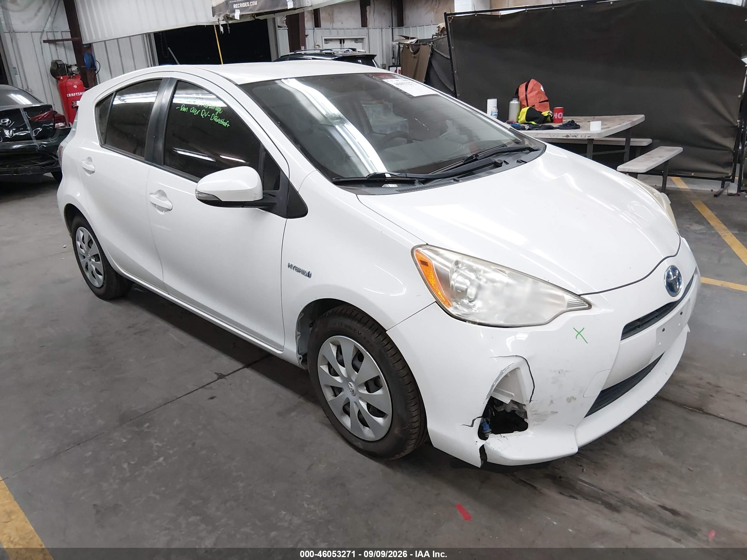 2013 Toyota Prius C One White vin: JTDKDTB36D1555105