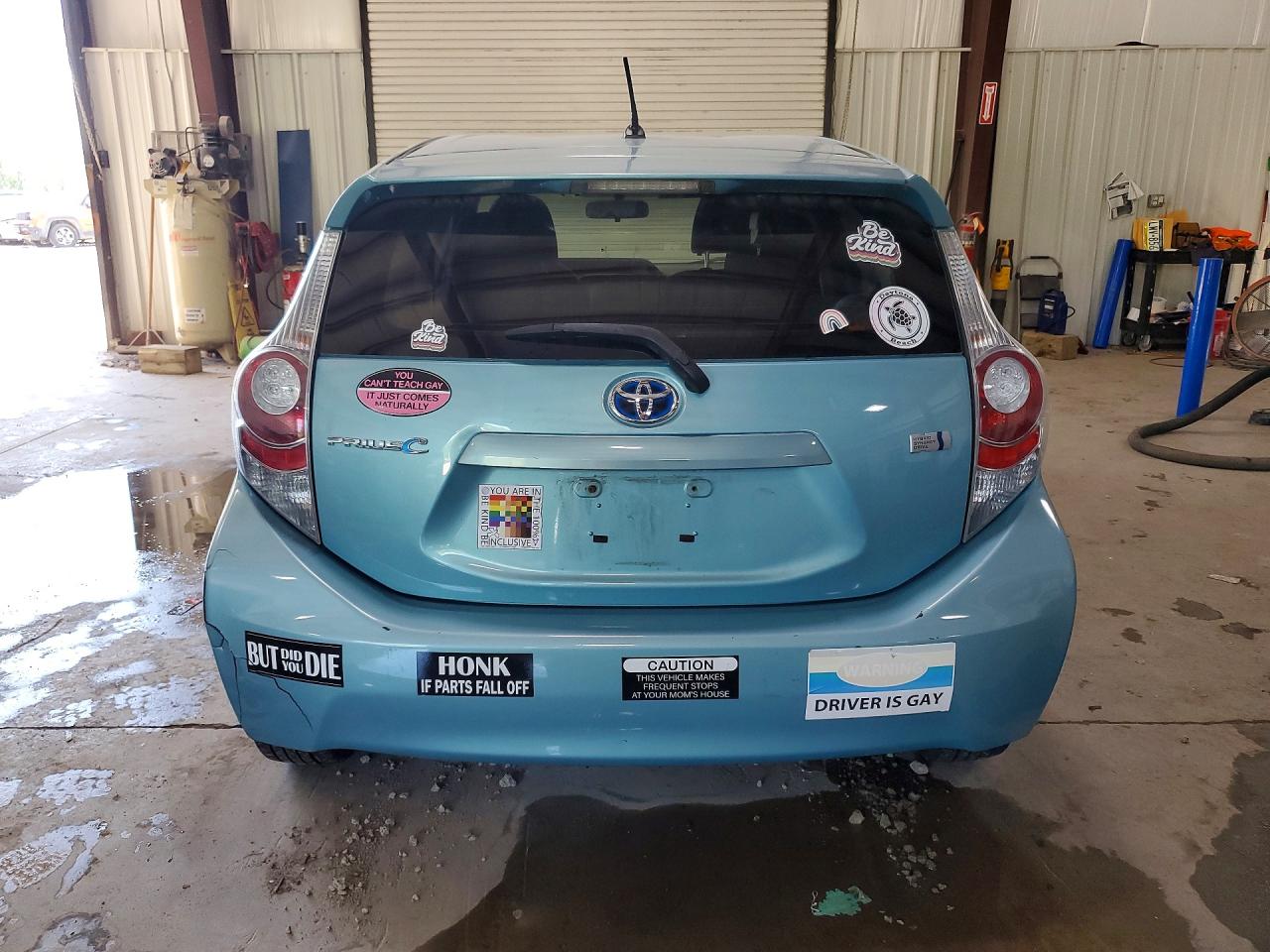 2014 Toyota Prius C Two Turquoise vin: JTDKDTB36E1069458