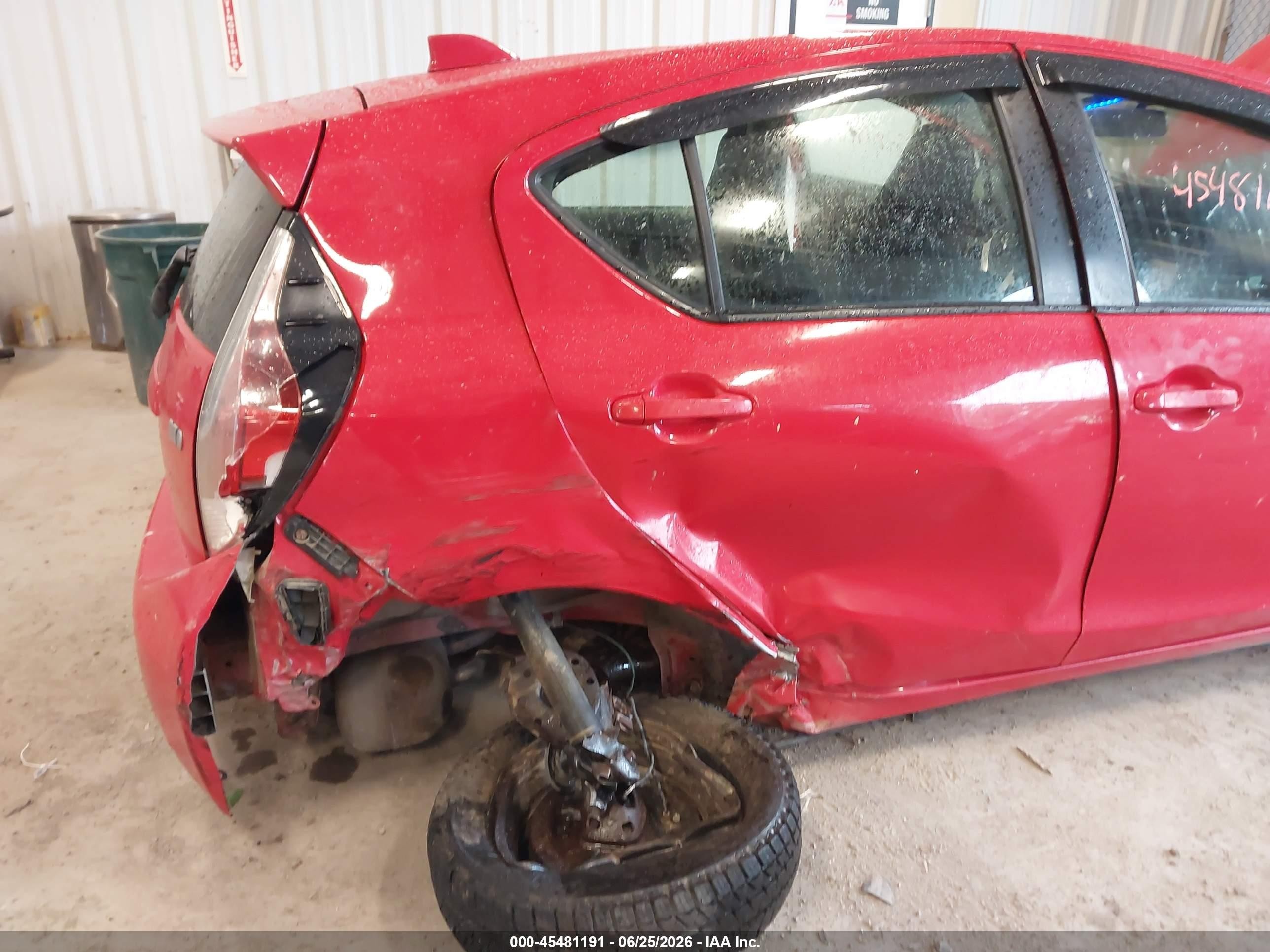 2015 Toyota Prius C Two Red vin: JTDKDTB36F1100709