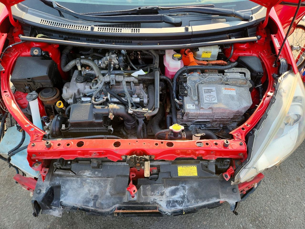 2013 Toyota Prius C Four Red vin: JTDKDTB37D1032238