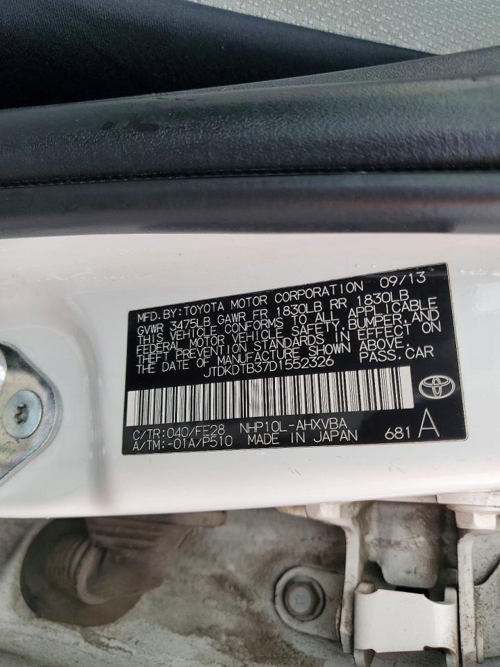 2013 Toyota Prius C One White vin: JTDKDTB37D1552326
