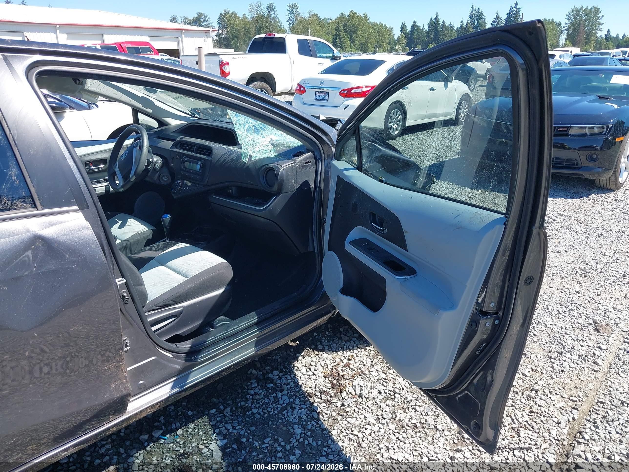 2014 Toyota Prius C Two Серый vin: JTDKDTB37E1558287