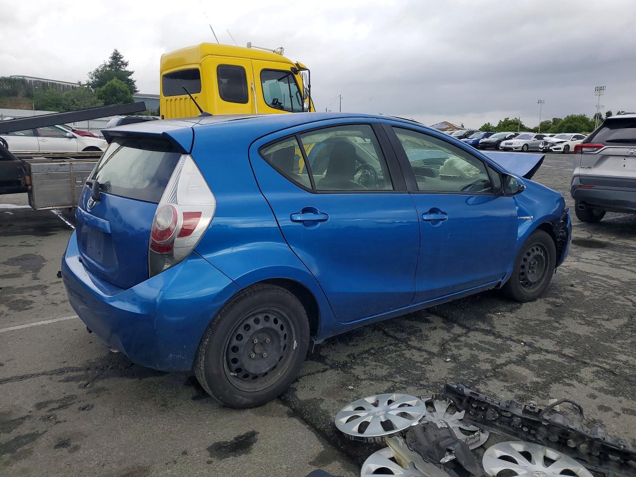 2014 Toyota Prius C One Синий vin: JTDKDTB37E1563103