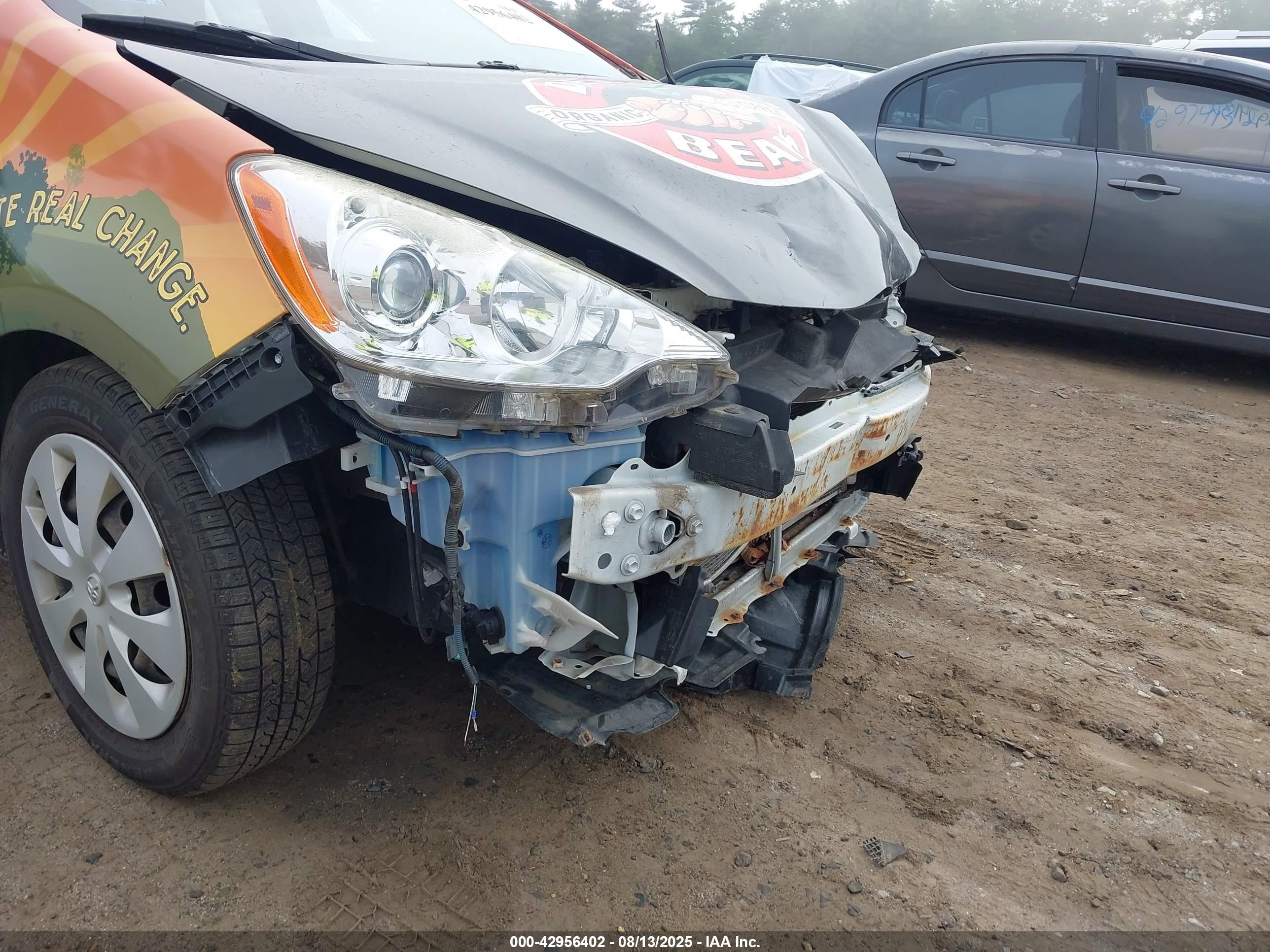 2014 Toyota Prius C One Orange vin: JTDKDTB37E1569922