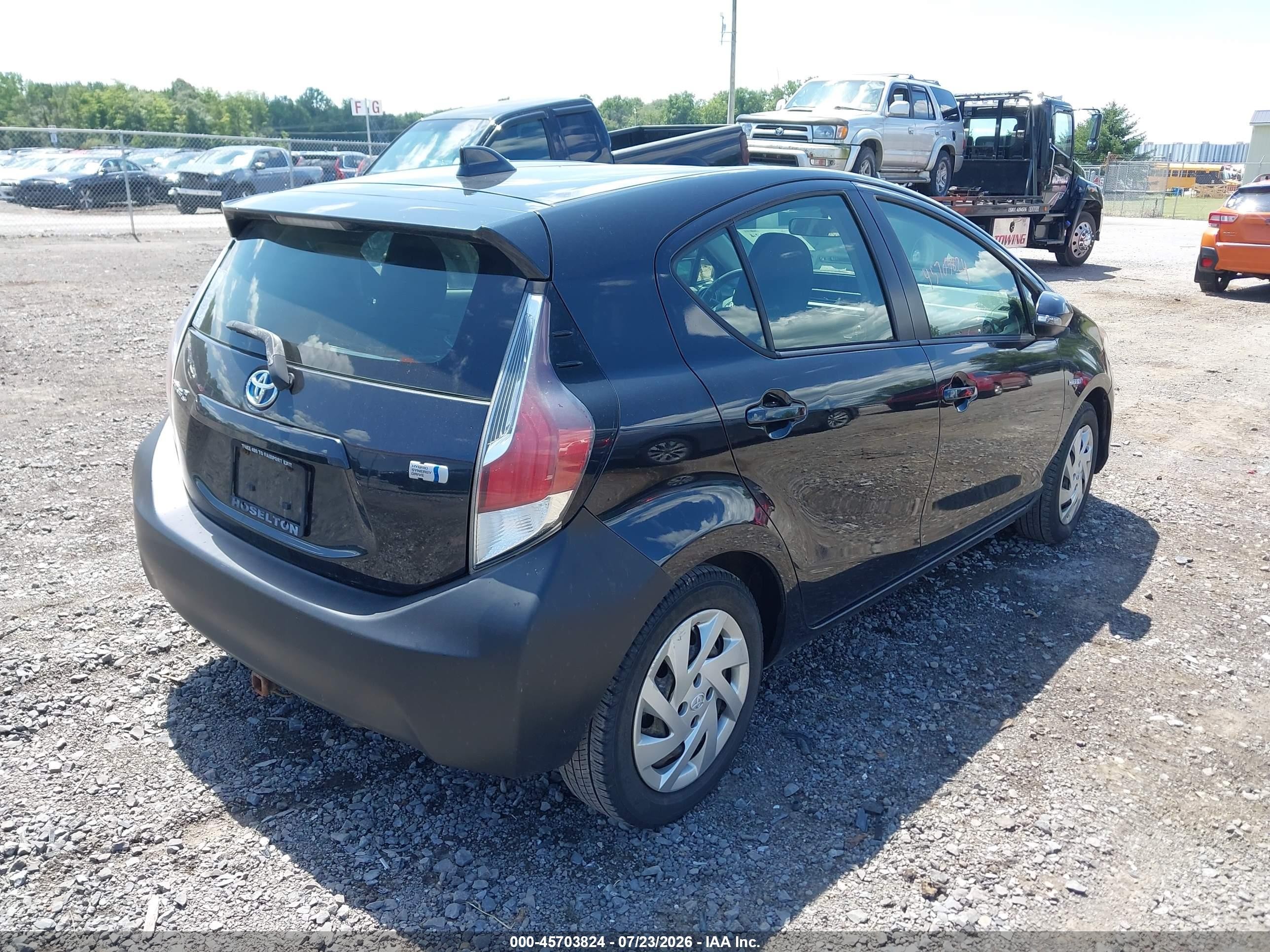 2015 Toyota Prius C Two Silver vin: JTDKDTB37F1111850