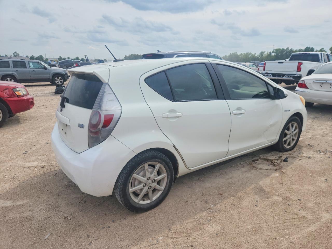 2012 Toyota Prius C Three White vin: JTDKDTB38C1022557
