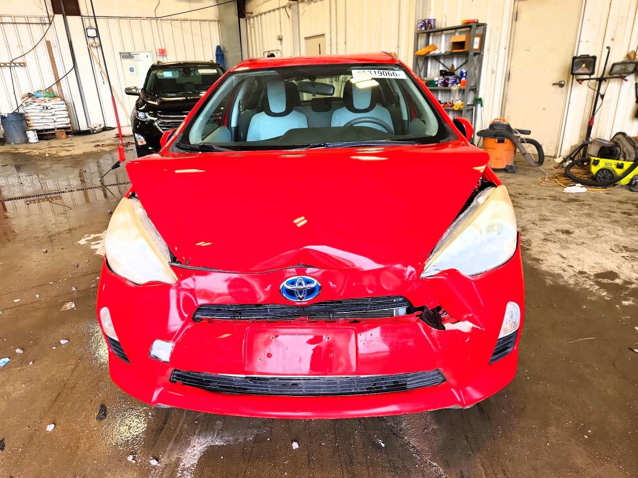 2013 Toyota Prius C One Красный vin: JTDKDTB38D1031535