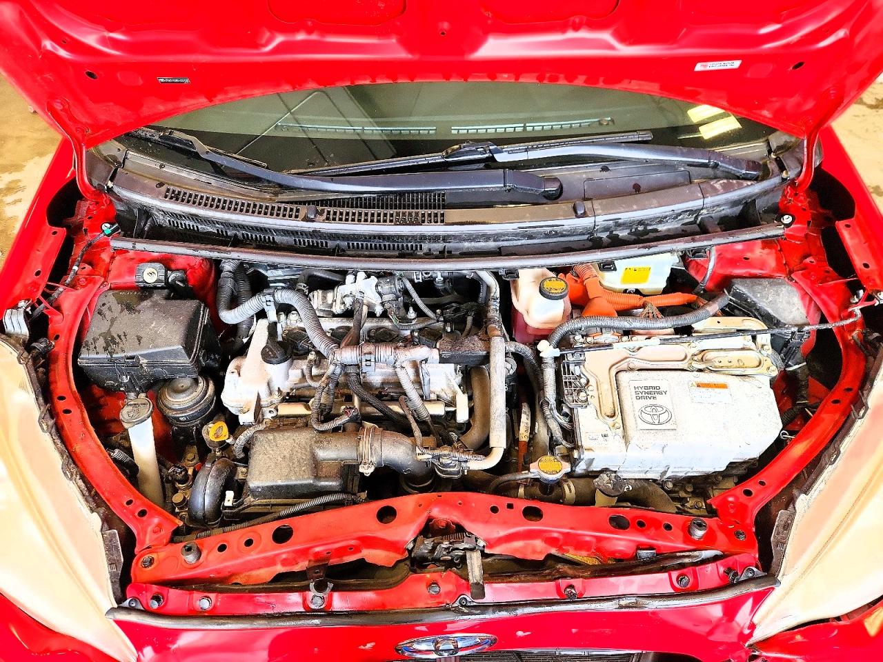 2013 Toyota Prius C One Красный vin: JTDKDTB38D1031535