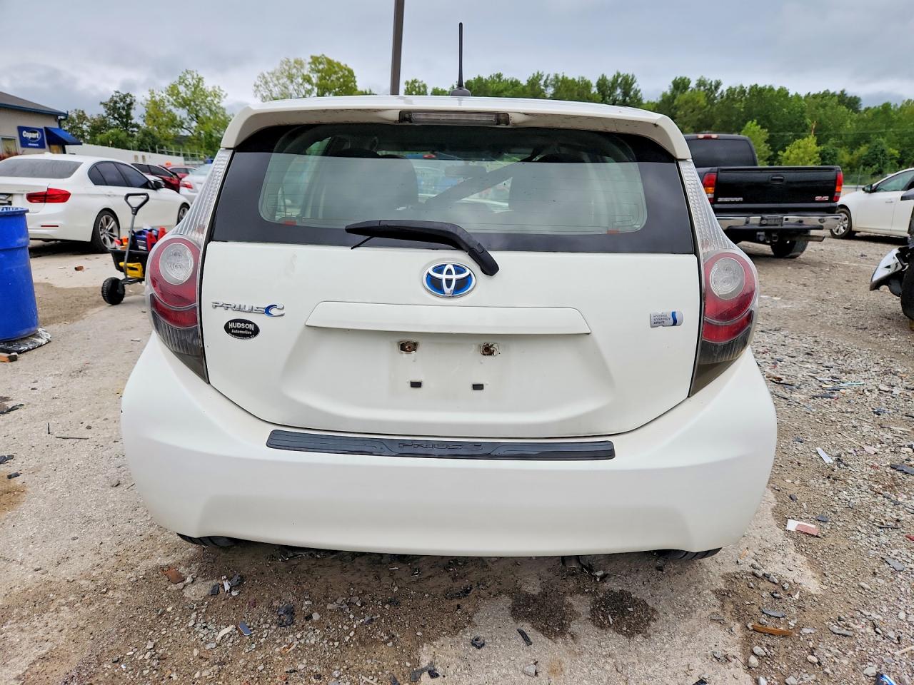 2013 Toyota Prius C Three White vin: JTDKDTB38D1038078