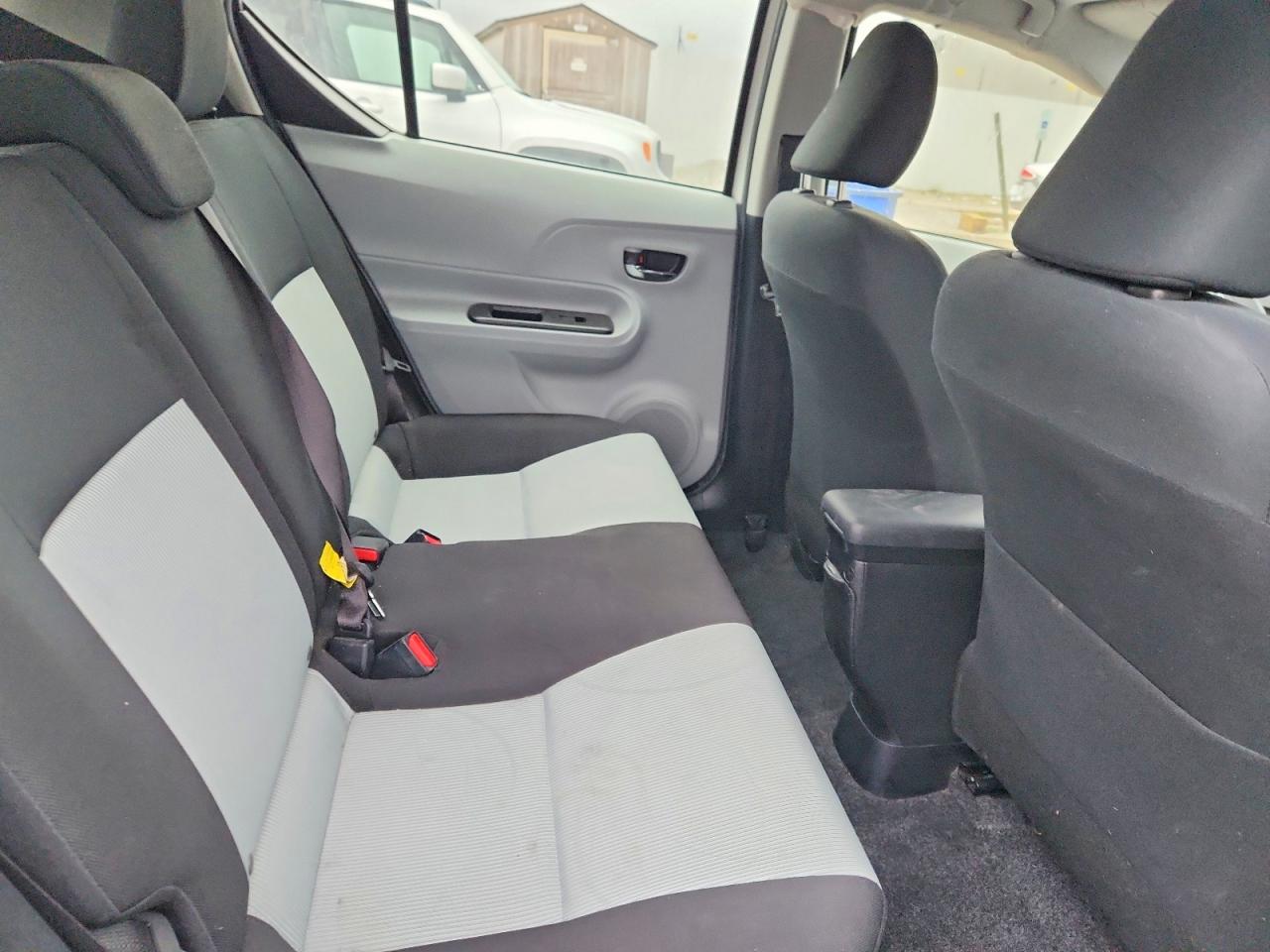 2013 Toyota Prius C Three White vin: JTDKDTB38D1038078