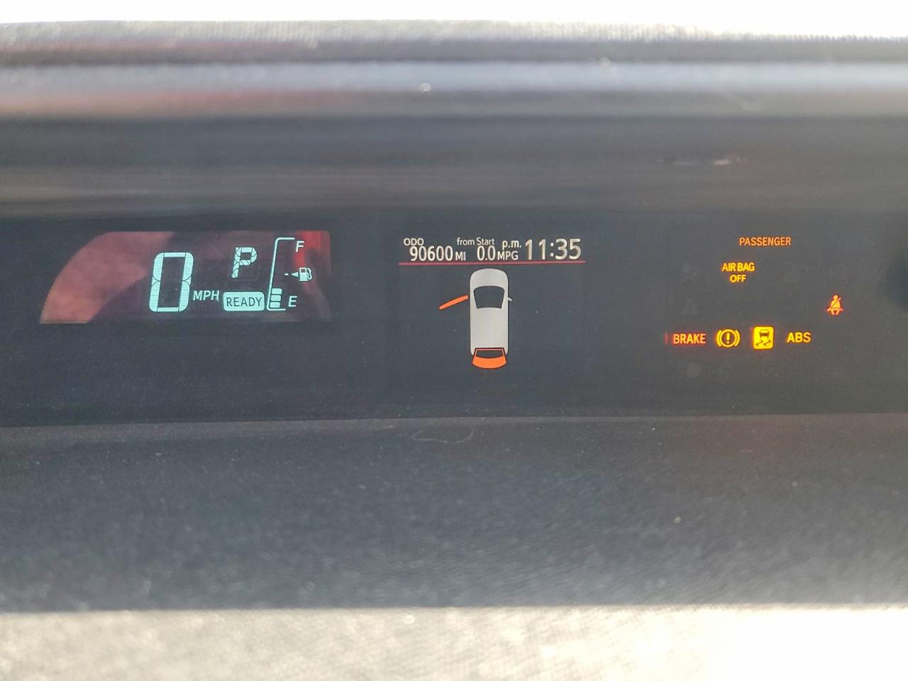 2014 Toyota Prius C Silver vin: JTDKDTB38E1084656