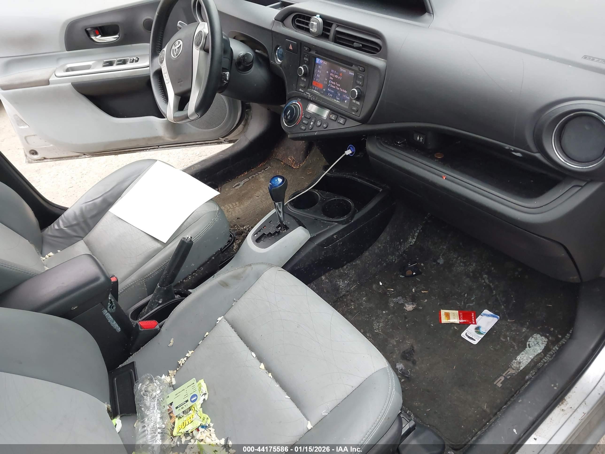 2013 Toyota Prius C Four Серебряный vin: JTDKDTB39D1553509