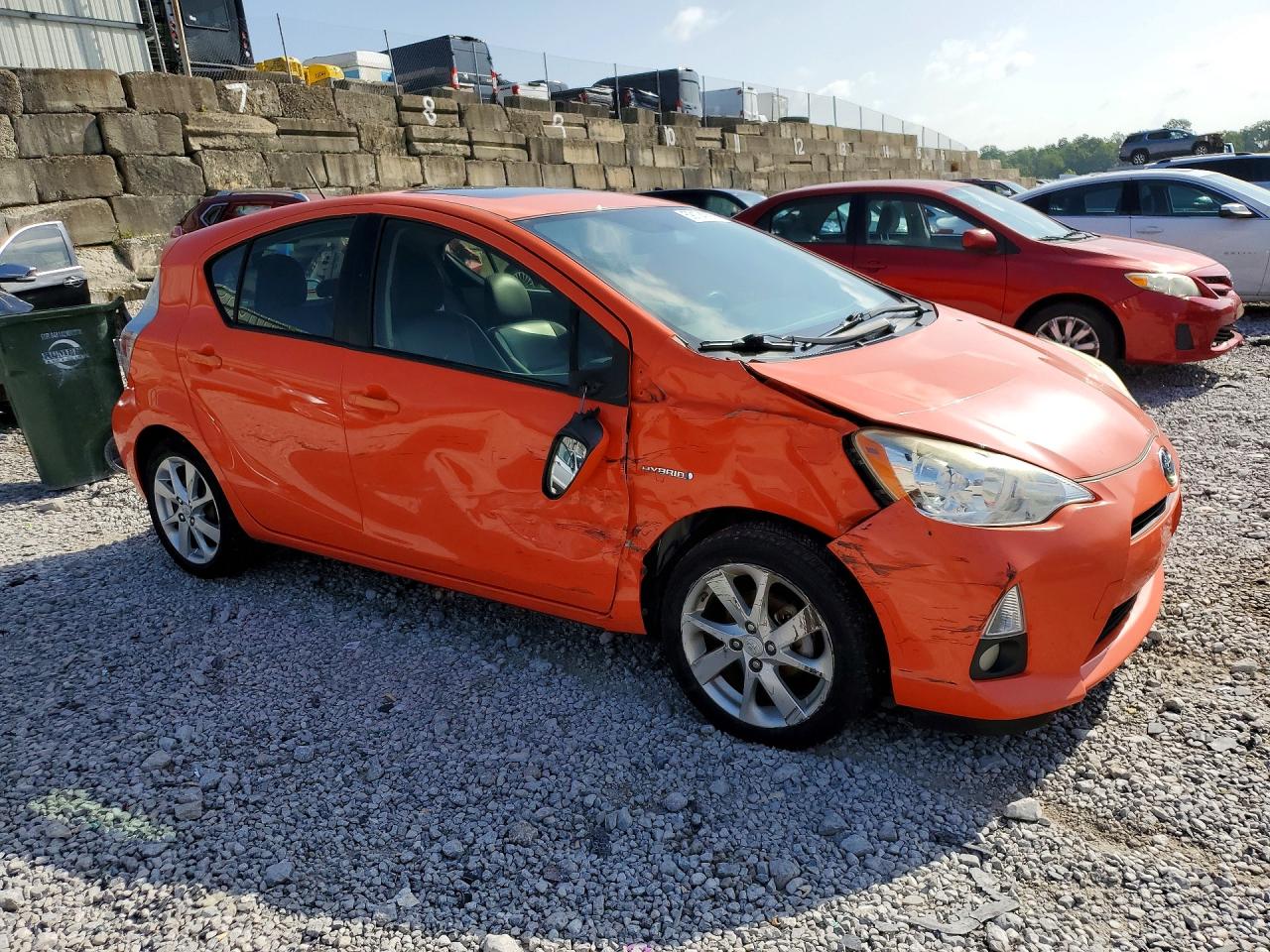 2014 Toyota Prius C Four Оранжевый vin: JTDKDTB39E1083645