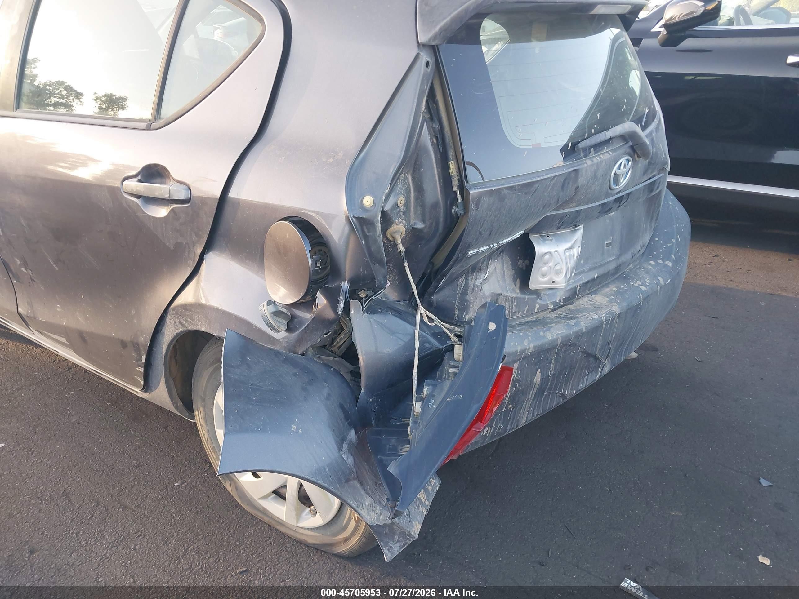 2015 Toyota Prius C Two Gray vin: JTDKDTB39F1096347