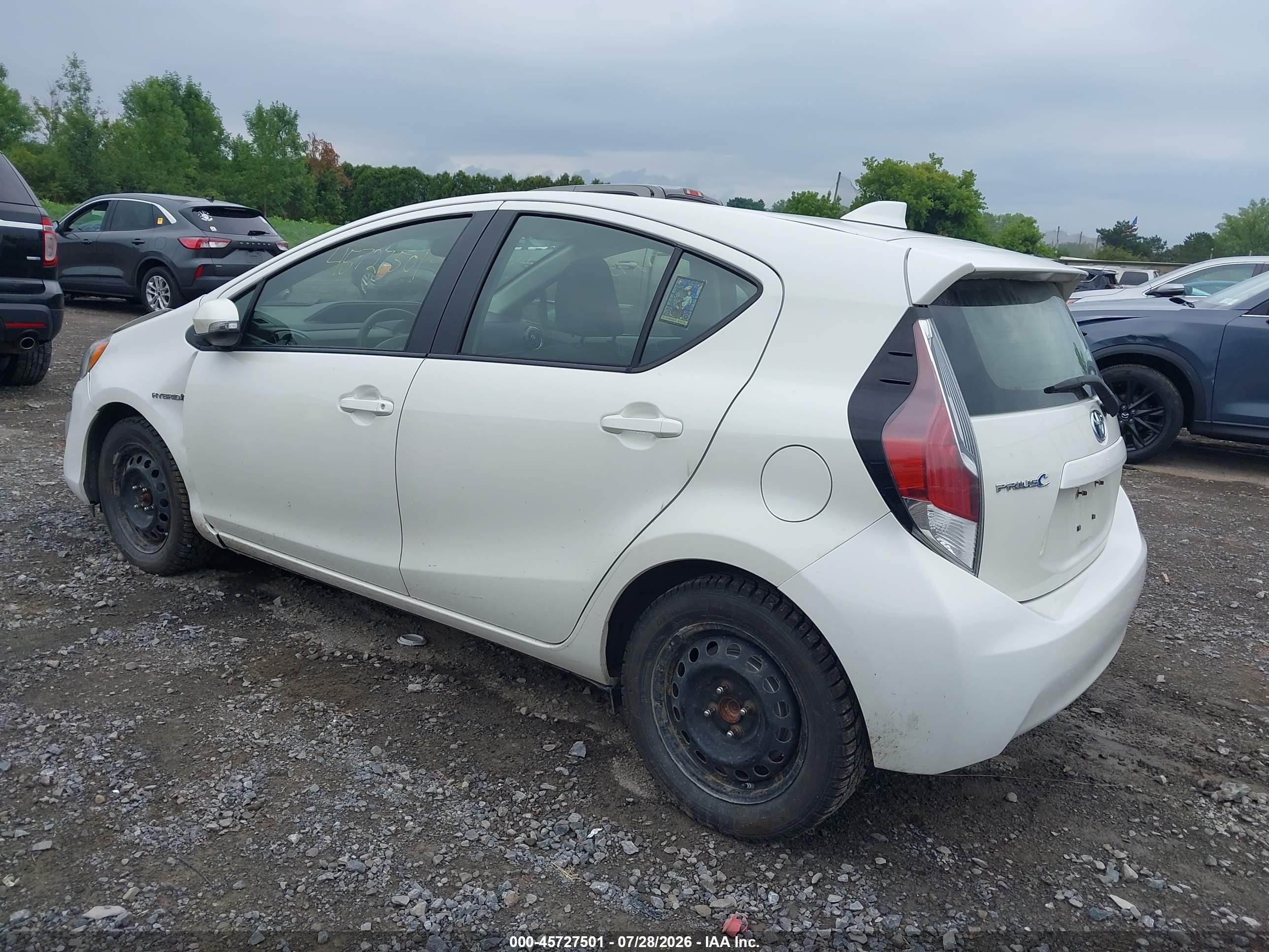 2015 Toyota Prius C Three White vin: JTDKDTB39F1106407