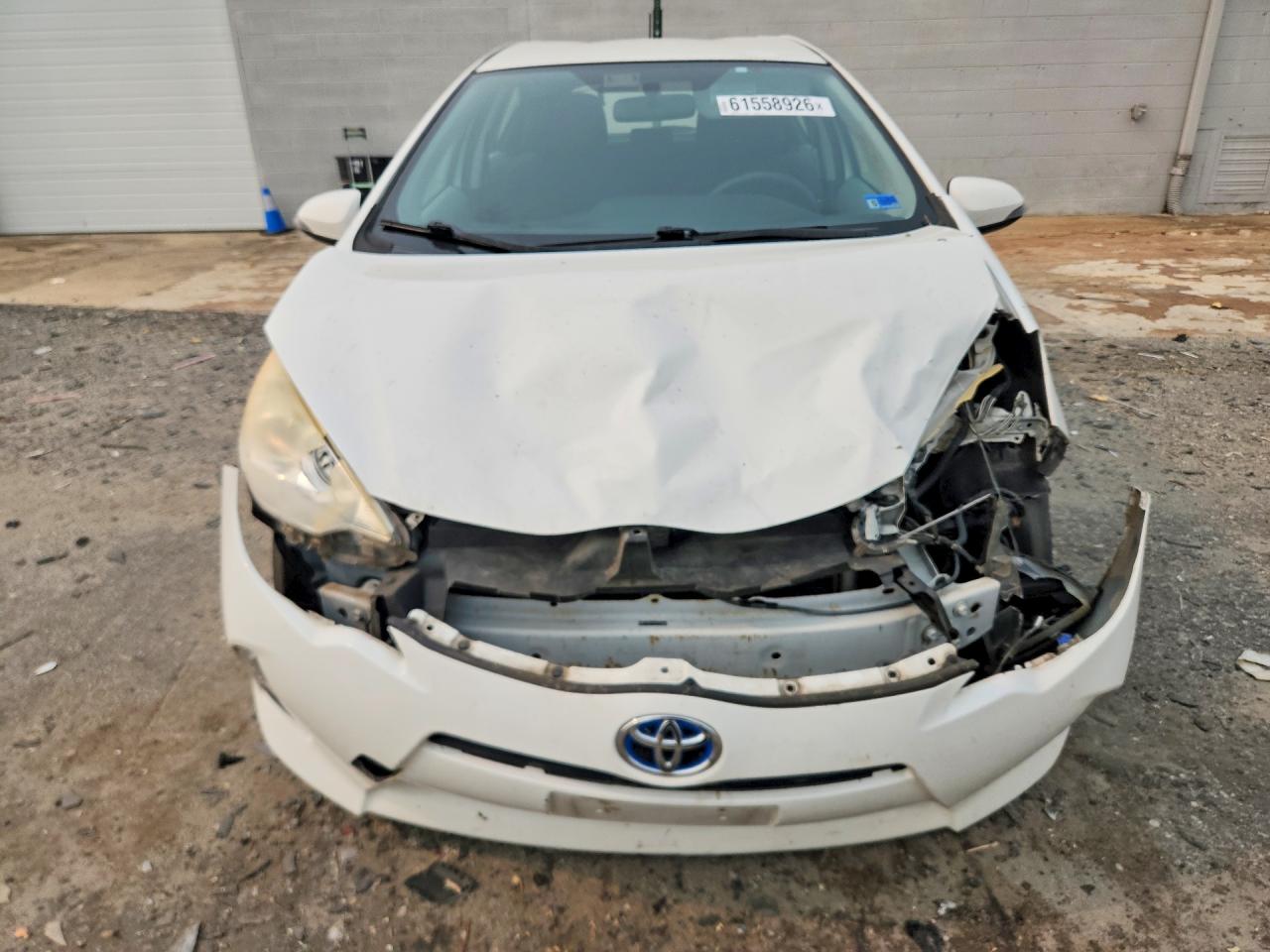 2013 Toyota Prius C Three White vin: JTDKDTB3XD1528926
