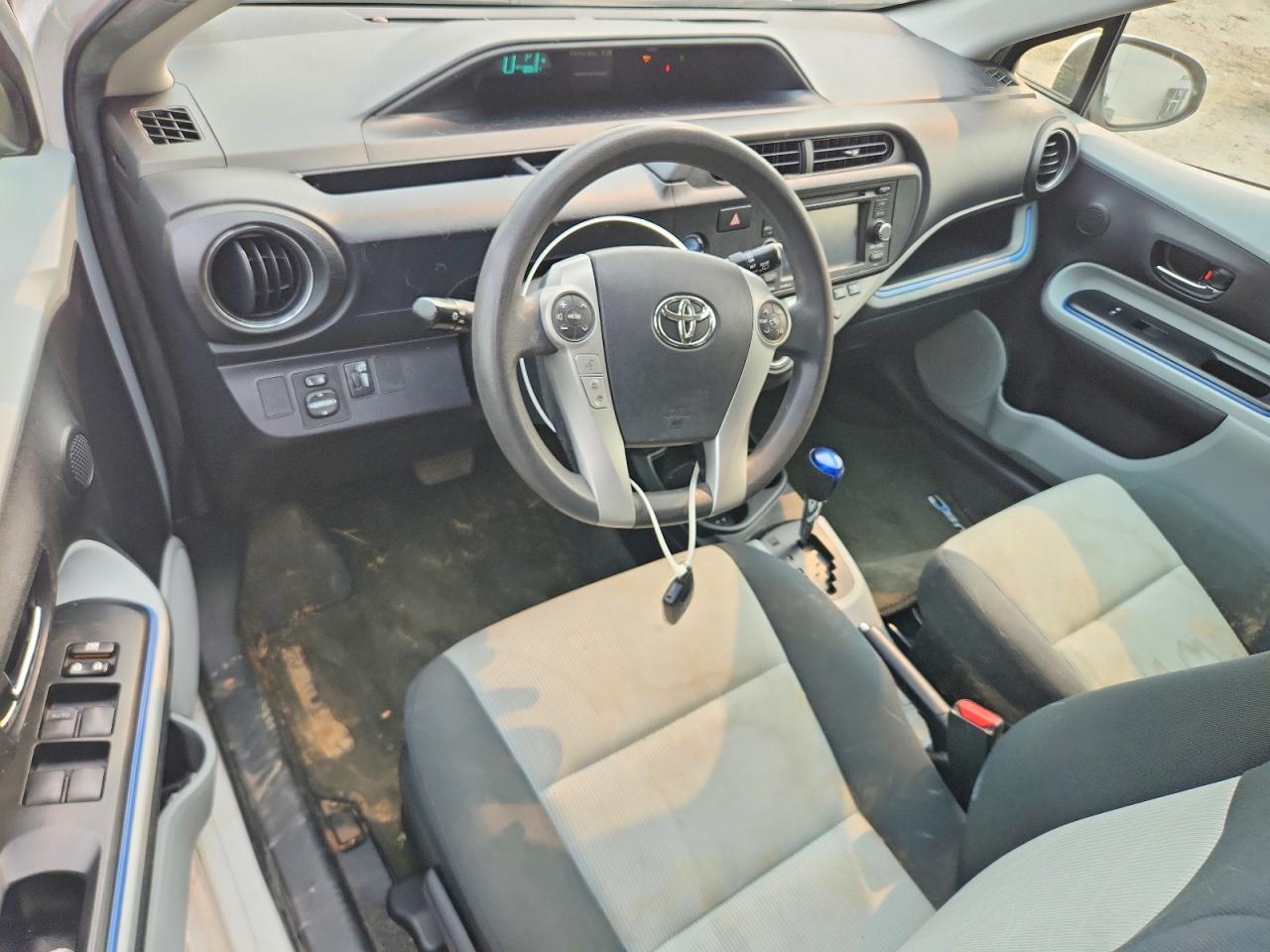 2013 Toyota Prius C Three White vin: JTDKDTB3XD1528926