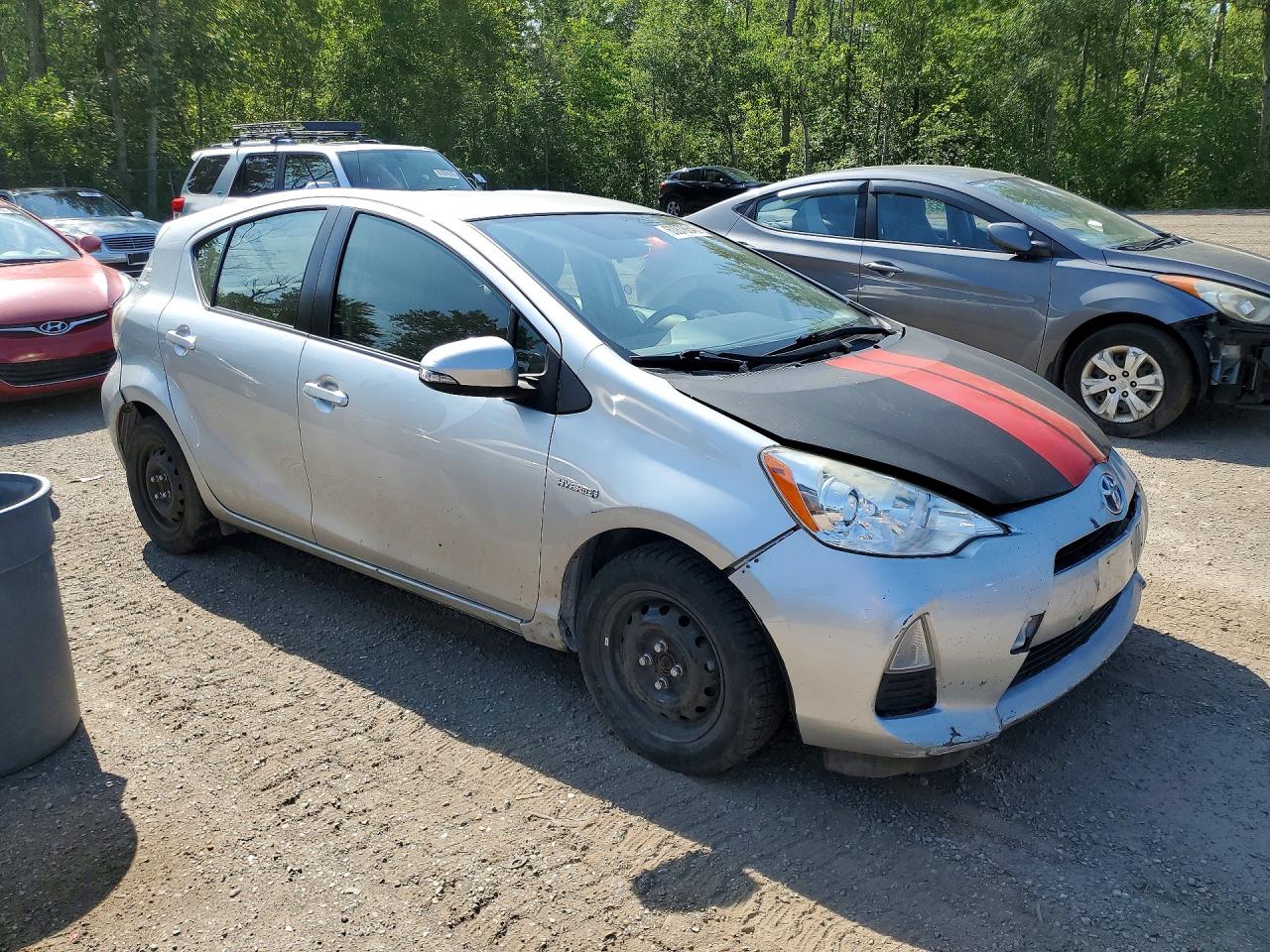 2013 Toyota Prius C One Серебряный vin: JTDKDTB3XD1548447