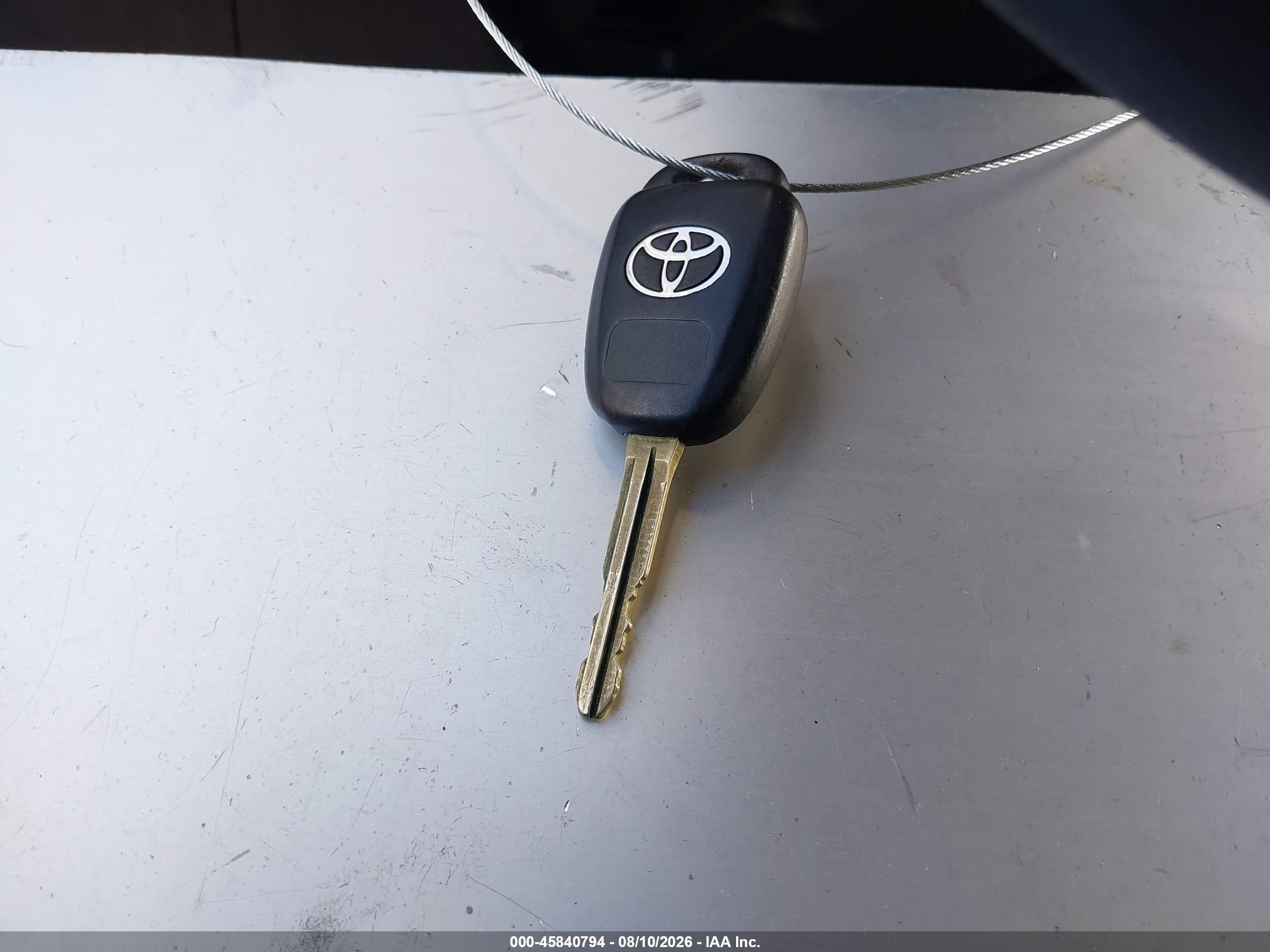 2013 Toyota Prius C Two White vin: JTDKDTB3XD1550151