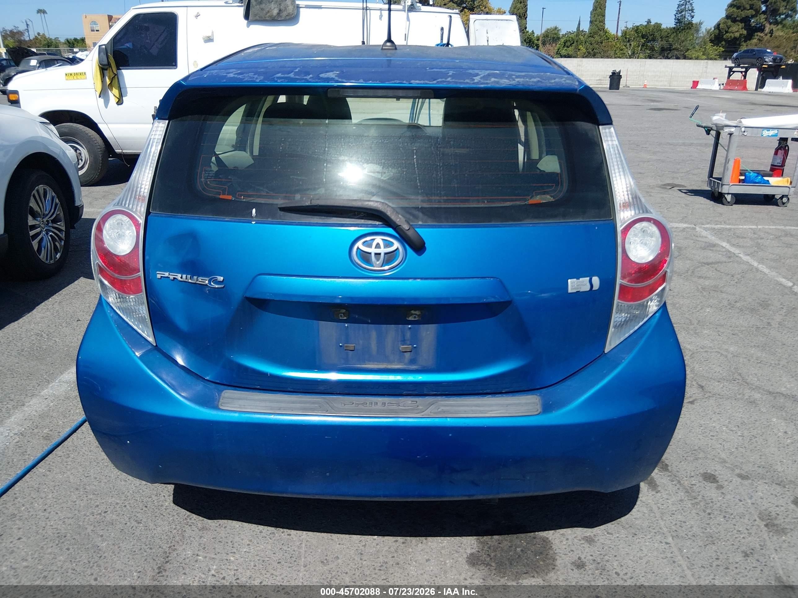 2014 Toyota Prius C Two Синий vin: JTDKDTB3XE1073271