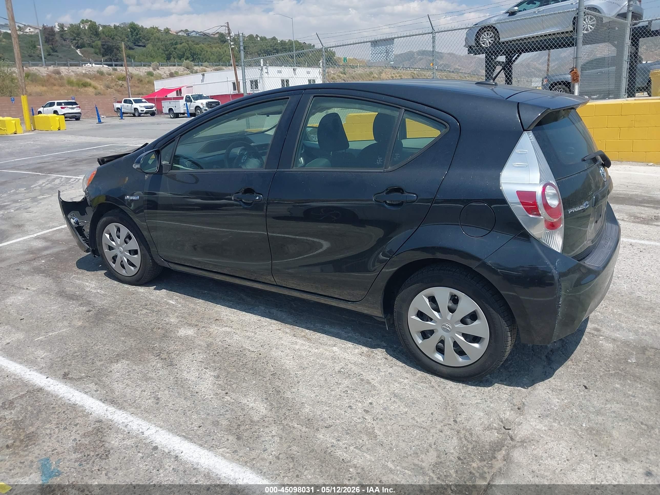 2014 Toyota Prius C Three Черный vin: JTDKDTB3XE1076493