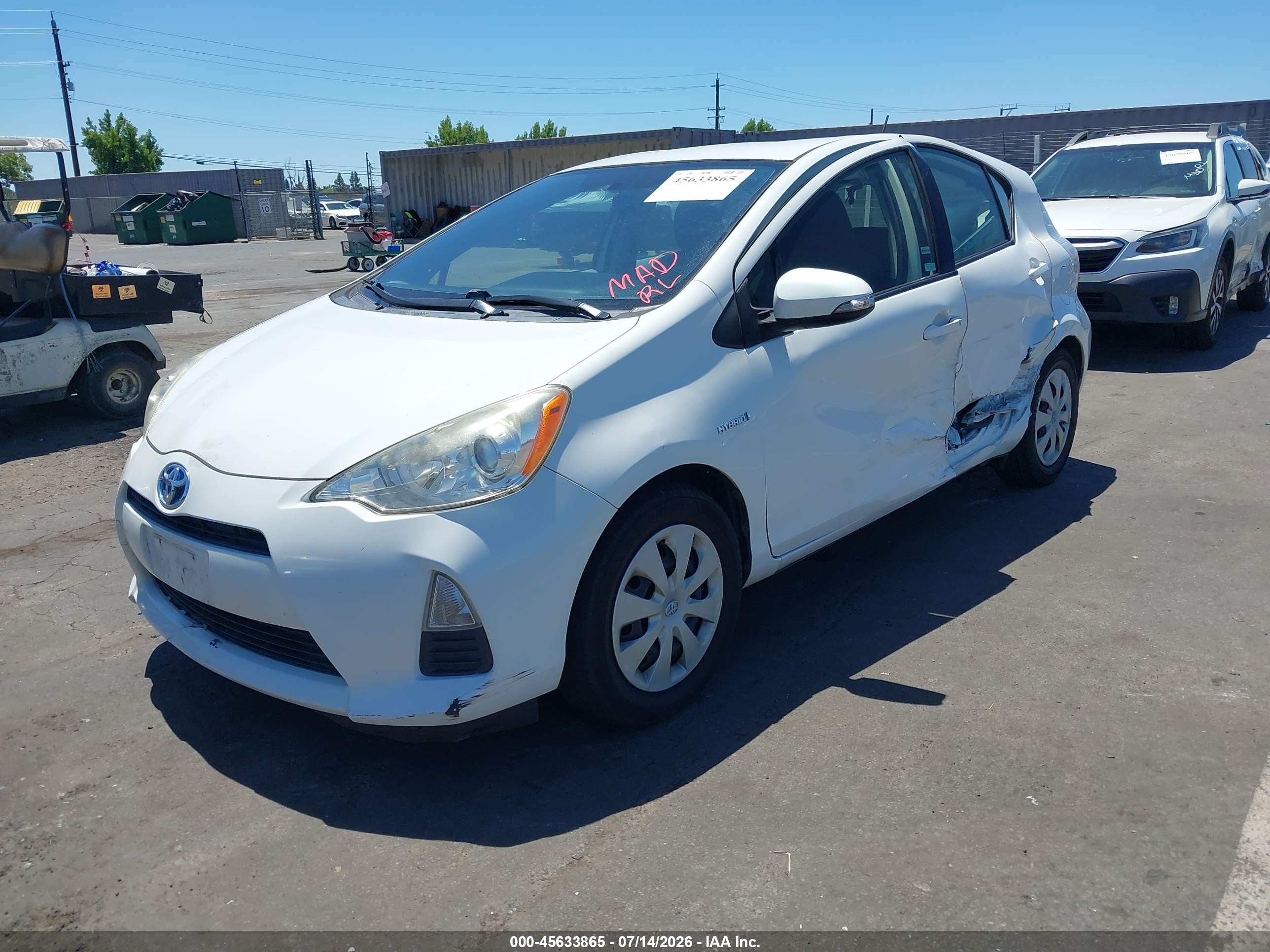 2014 Toyota Prius C Three White vin: JTDKDTB3XE1565749