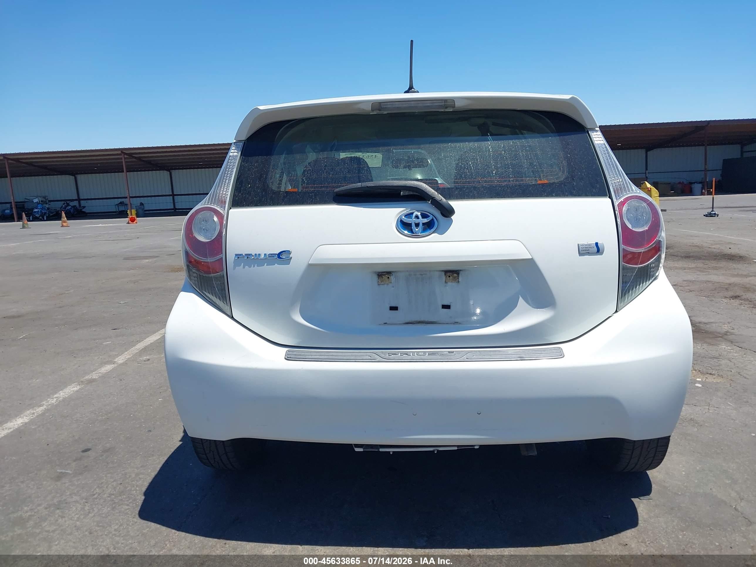 2014 Toyota Prius C Three White vin: JTDKDTB3XE1565749