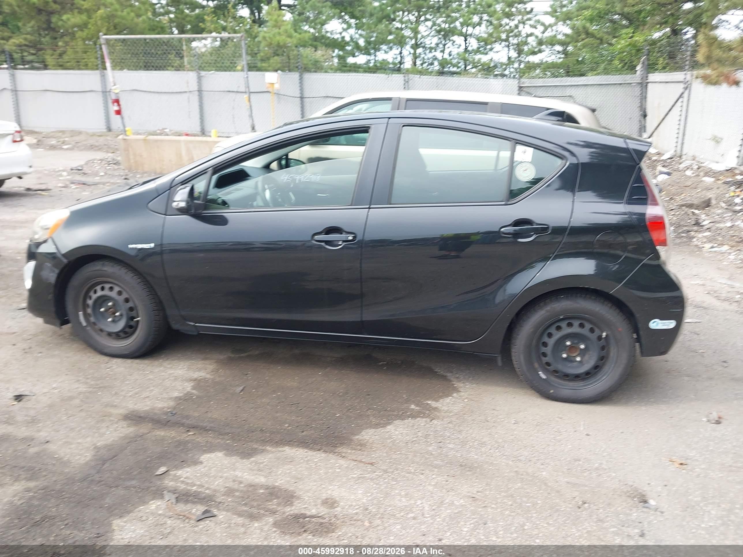 2015 Toyota Prius C Two Черный vin: JTDKDTB3XF1099581
