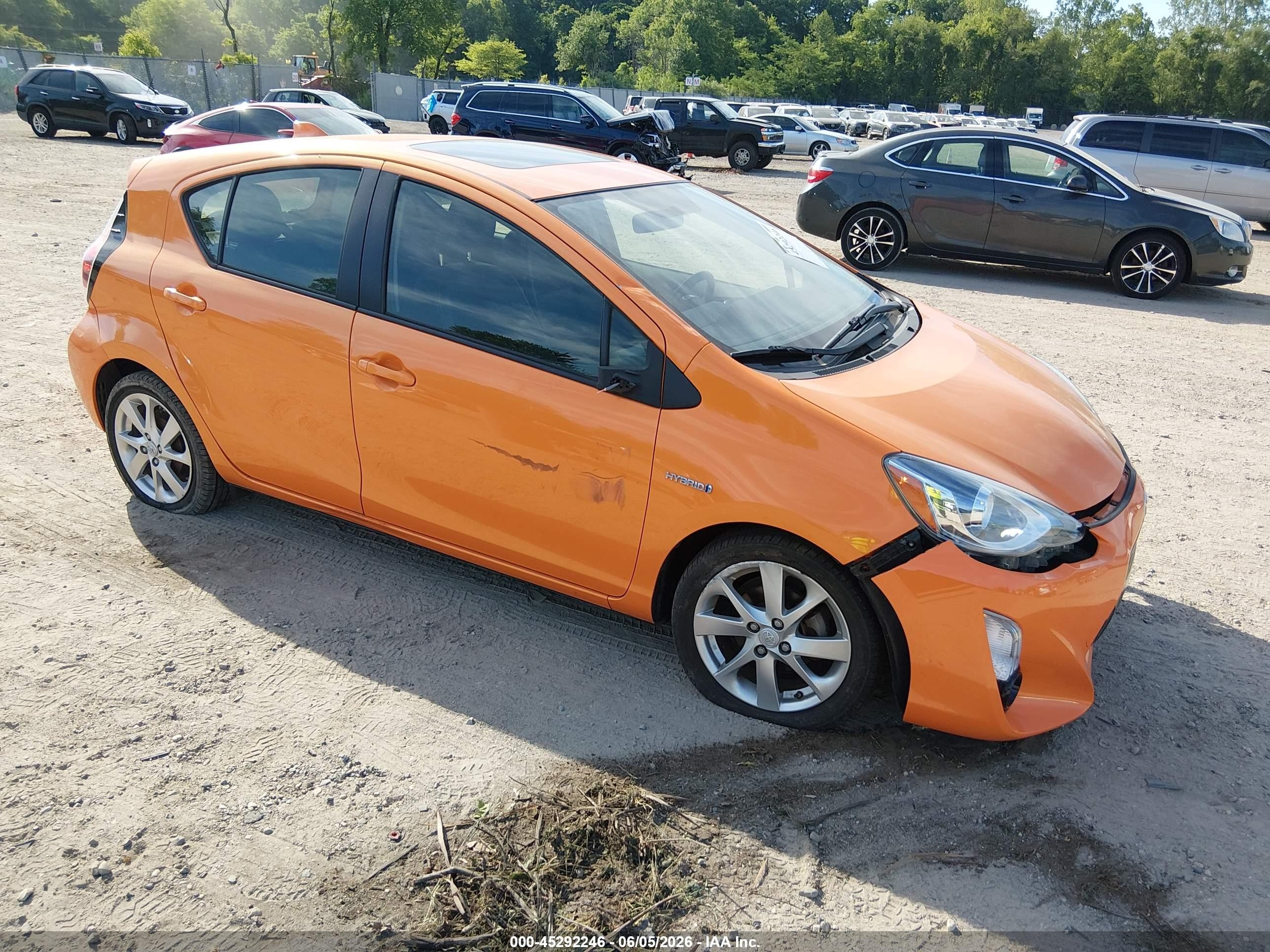 2015 Toyota Prius C Four Orange vin: JTDKDTB3XF1104245