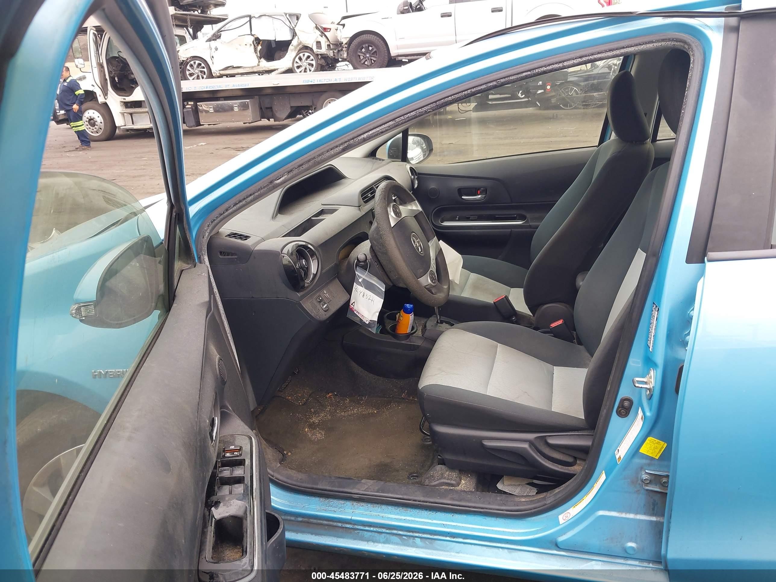 2015 Toyota Prius C Two Blue vin: JTDKDTB3XF1110644