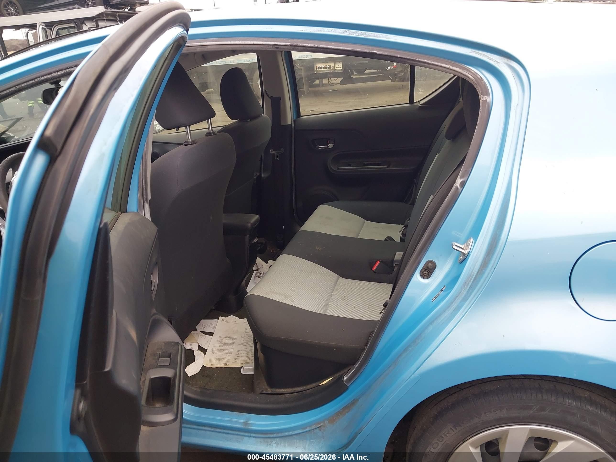 2015 Toyota Prius C Two Blue vin: JTDKDTB3XF1110644