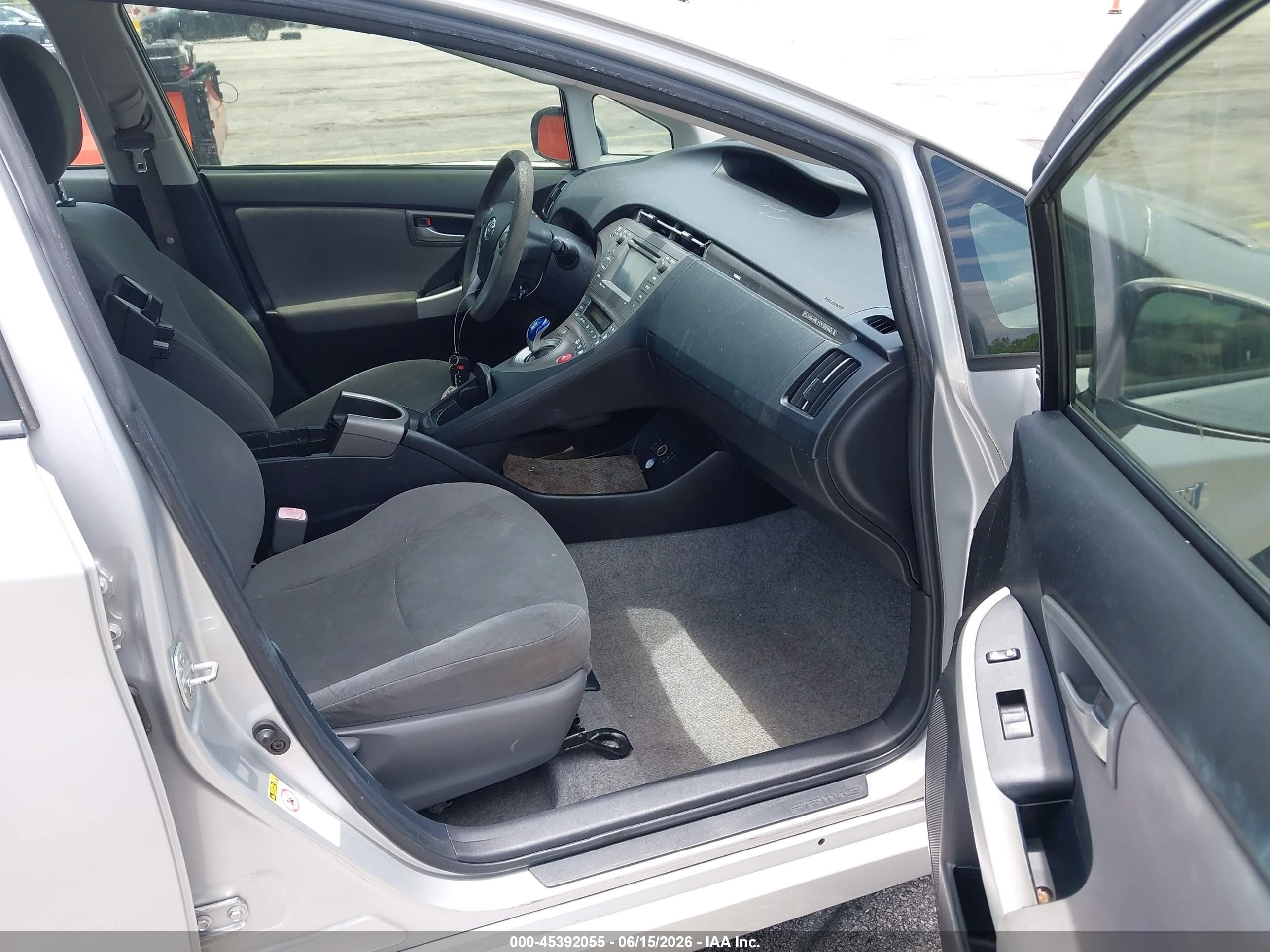 2012 Toyota Prius Plug-in   Silver vin: JTDKN3DP0C3006368