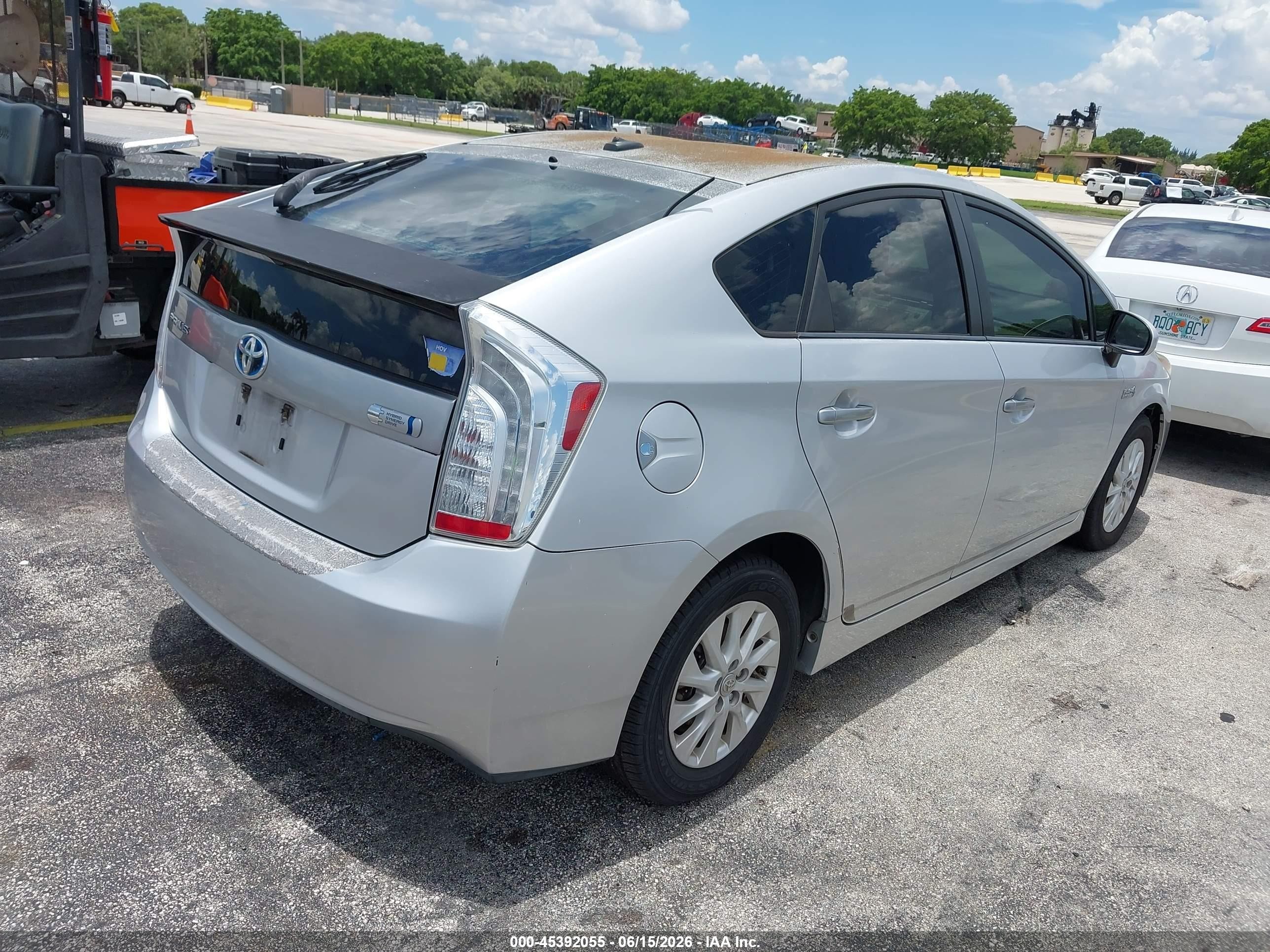 2012 Toyota Prius Plug-in   Silver vin: JTDKN3DP0C3006368