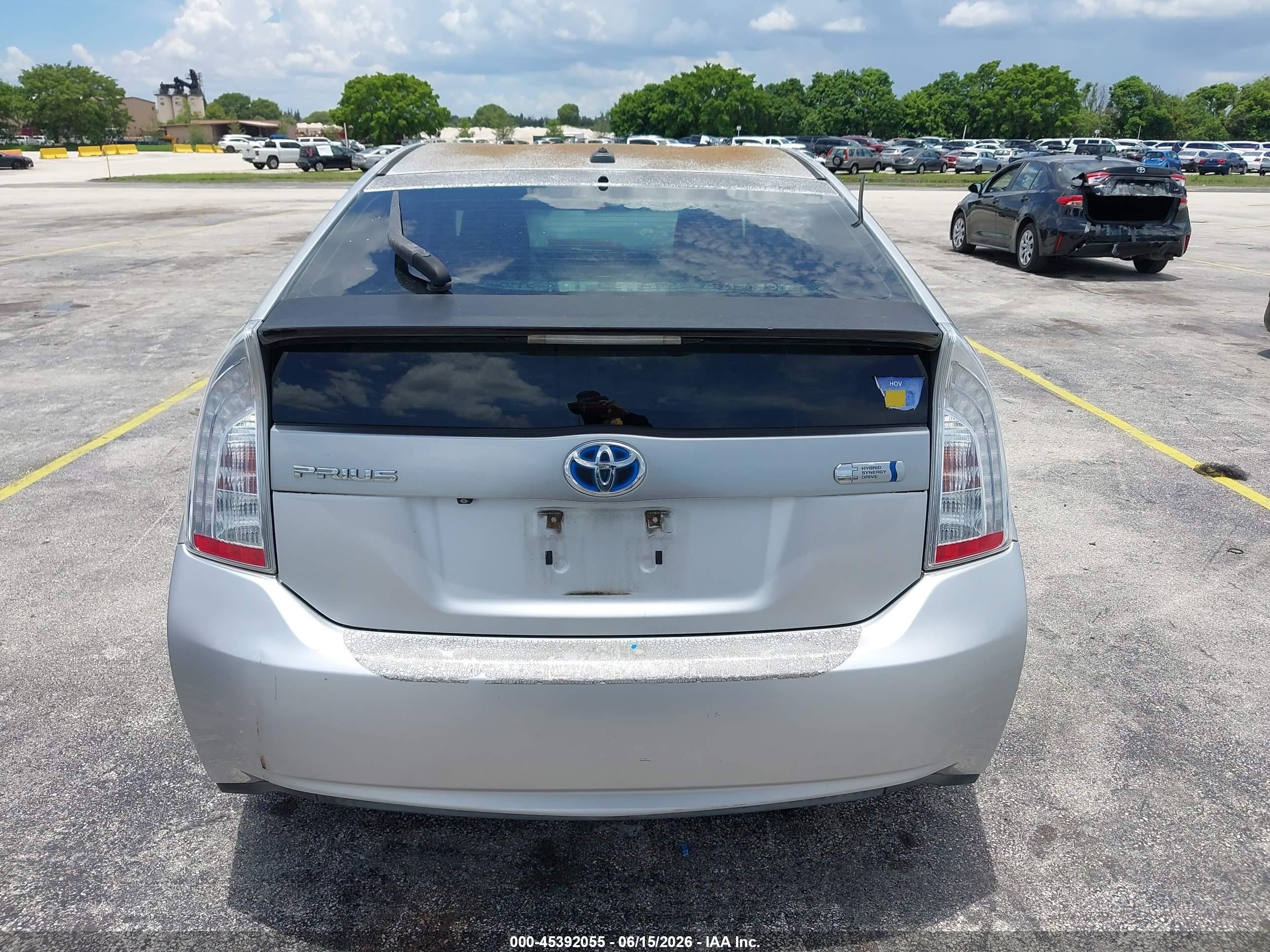2012 Toyota Prius Plug-in   Silver vin: JTDKN3DP0C3006368