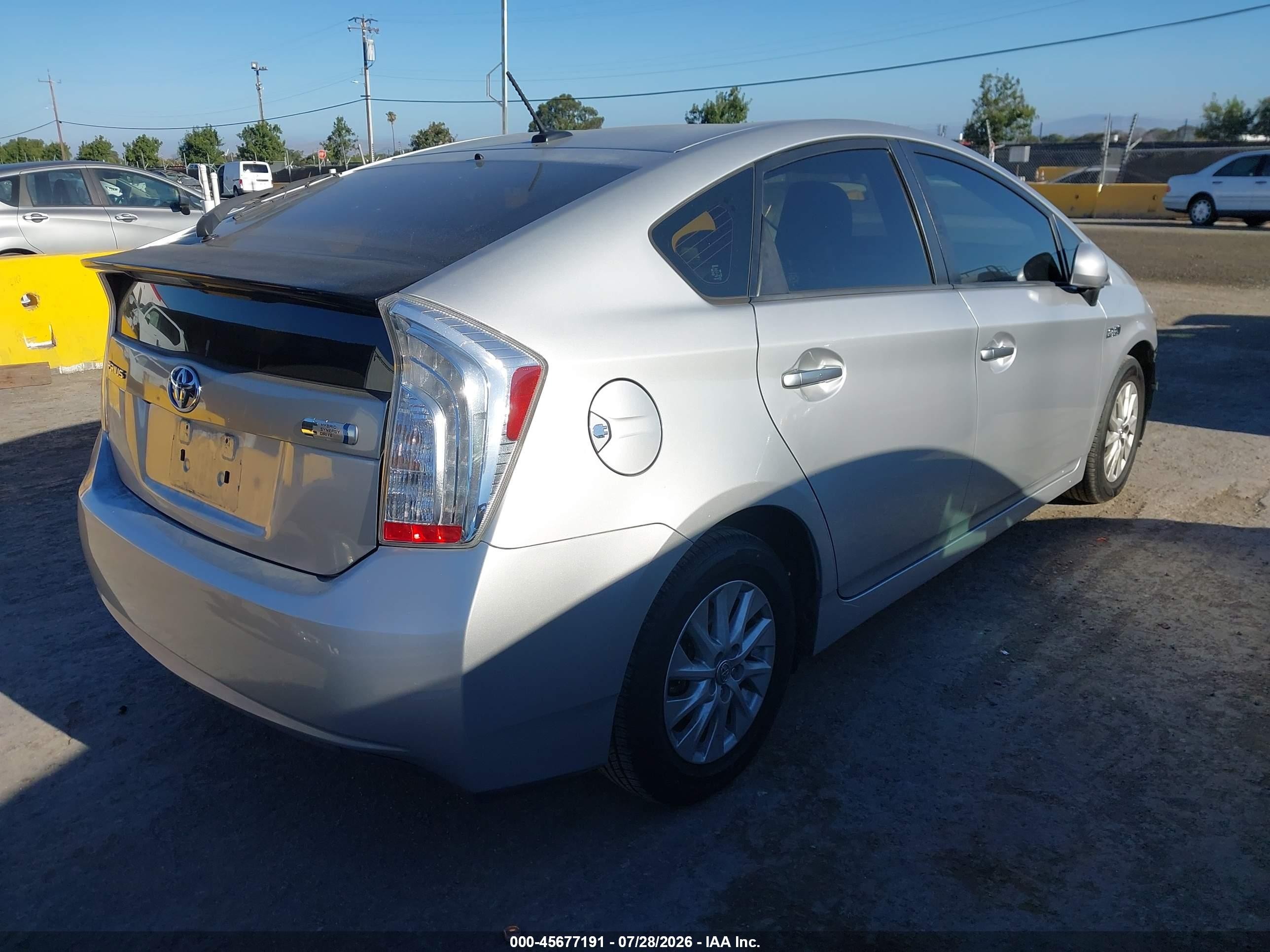 2012 Toyota Prius Plug-in   Silver vin: JTDKN3DP0C3027303