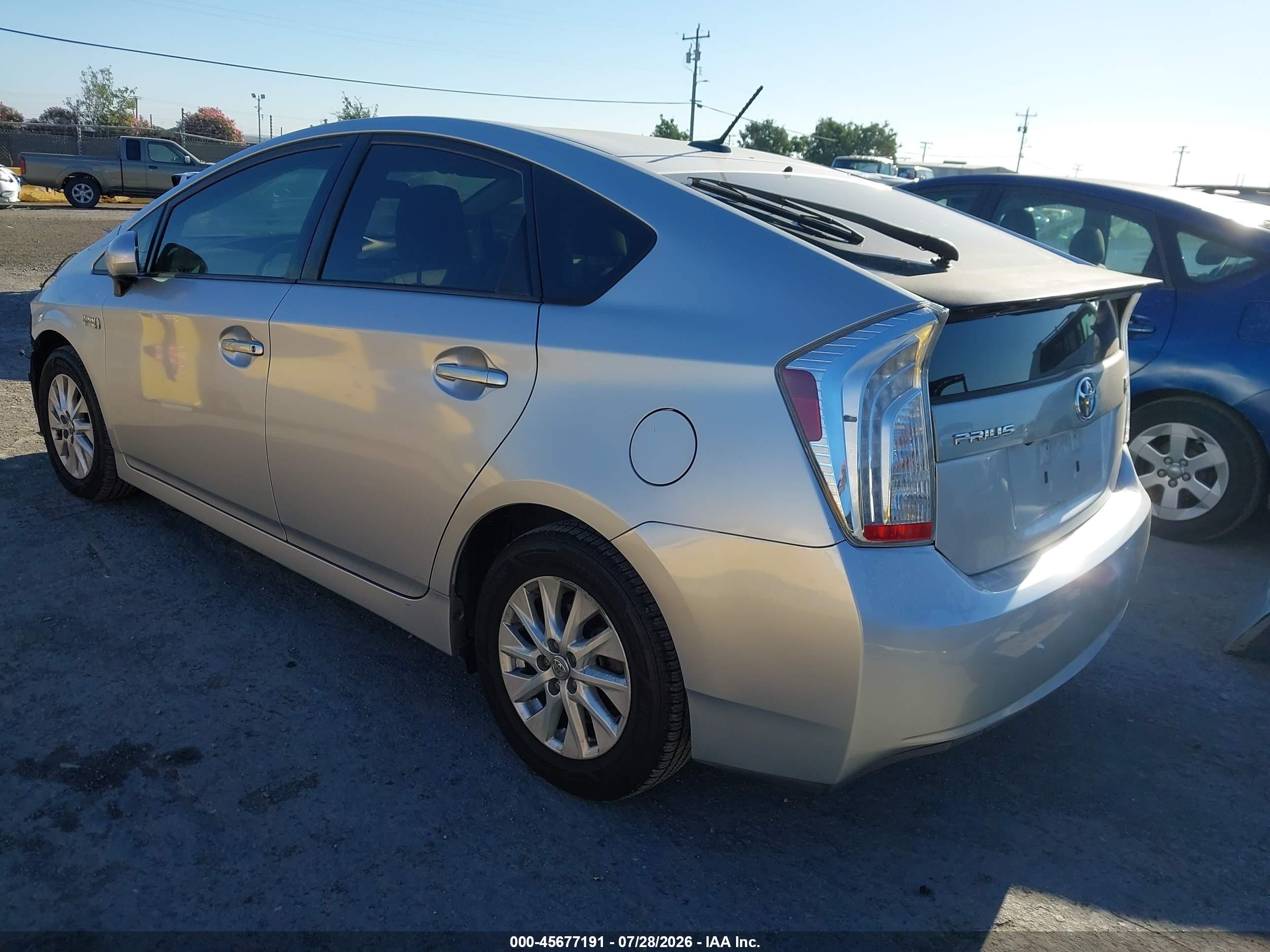 2012 Toyota Prius Plug-in   Silver vin: JTDKN3DP0C3027303