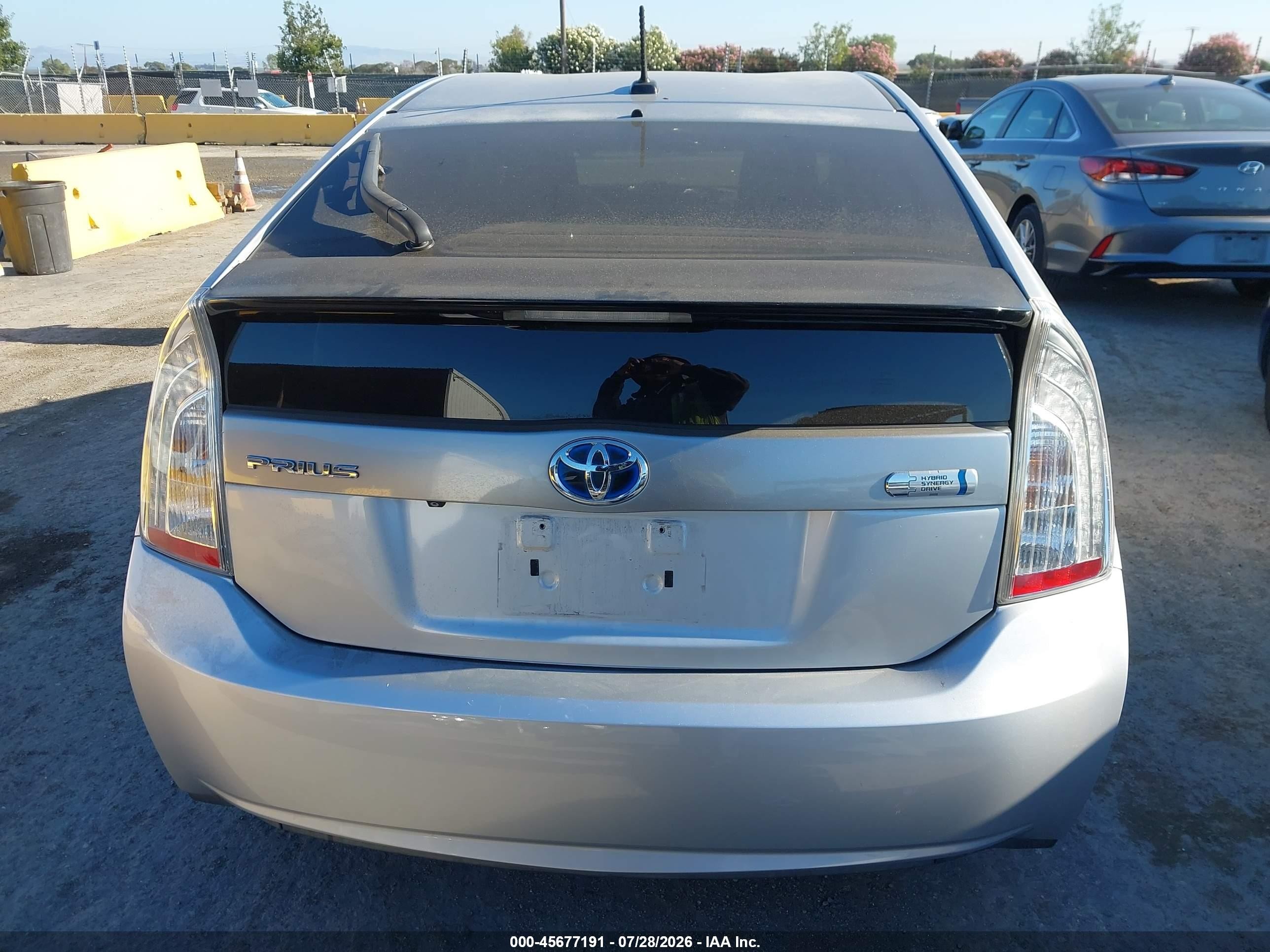 2012 Toyota Prius Plug-in   Silver vin: JTDKN3DP0C3027303