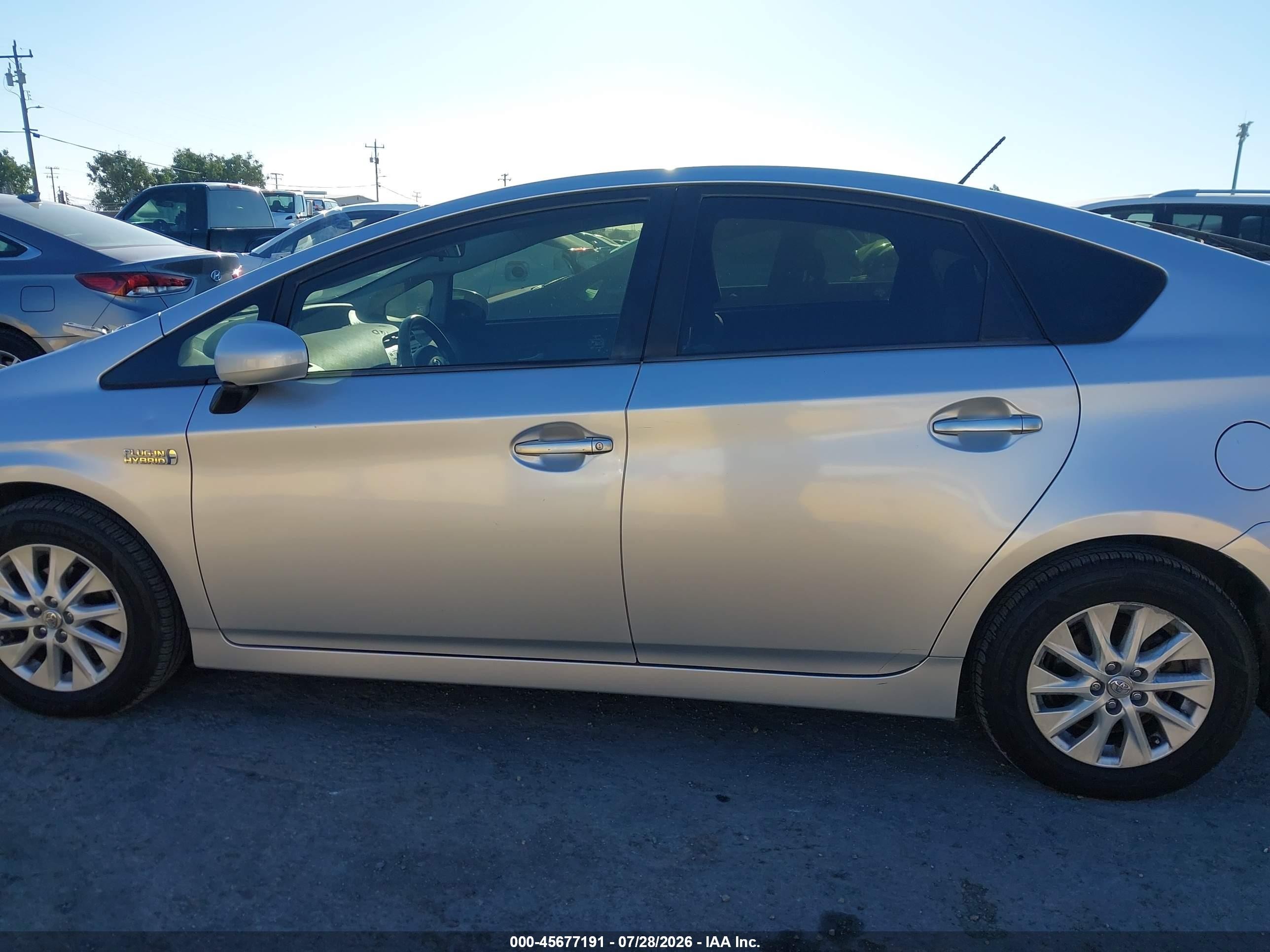 2012 Toyota Prius Plug-in   Silver vin: JTDKN3DP0C3027303