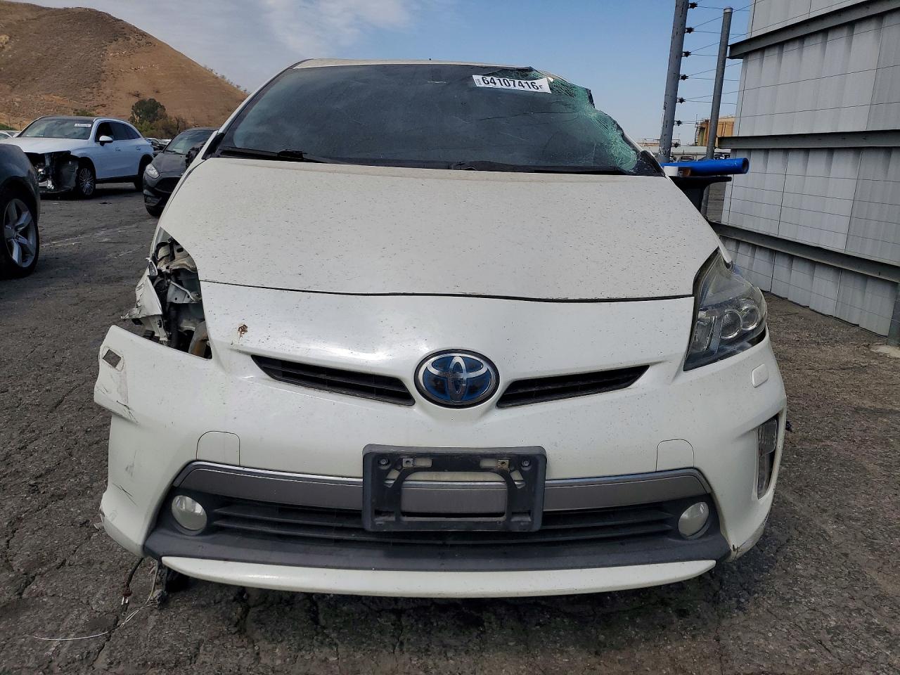 2013 Toyota Prius Plug-in Hybrid Advanced White vin: JTDKN3DP0D3041784