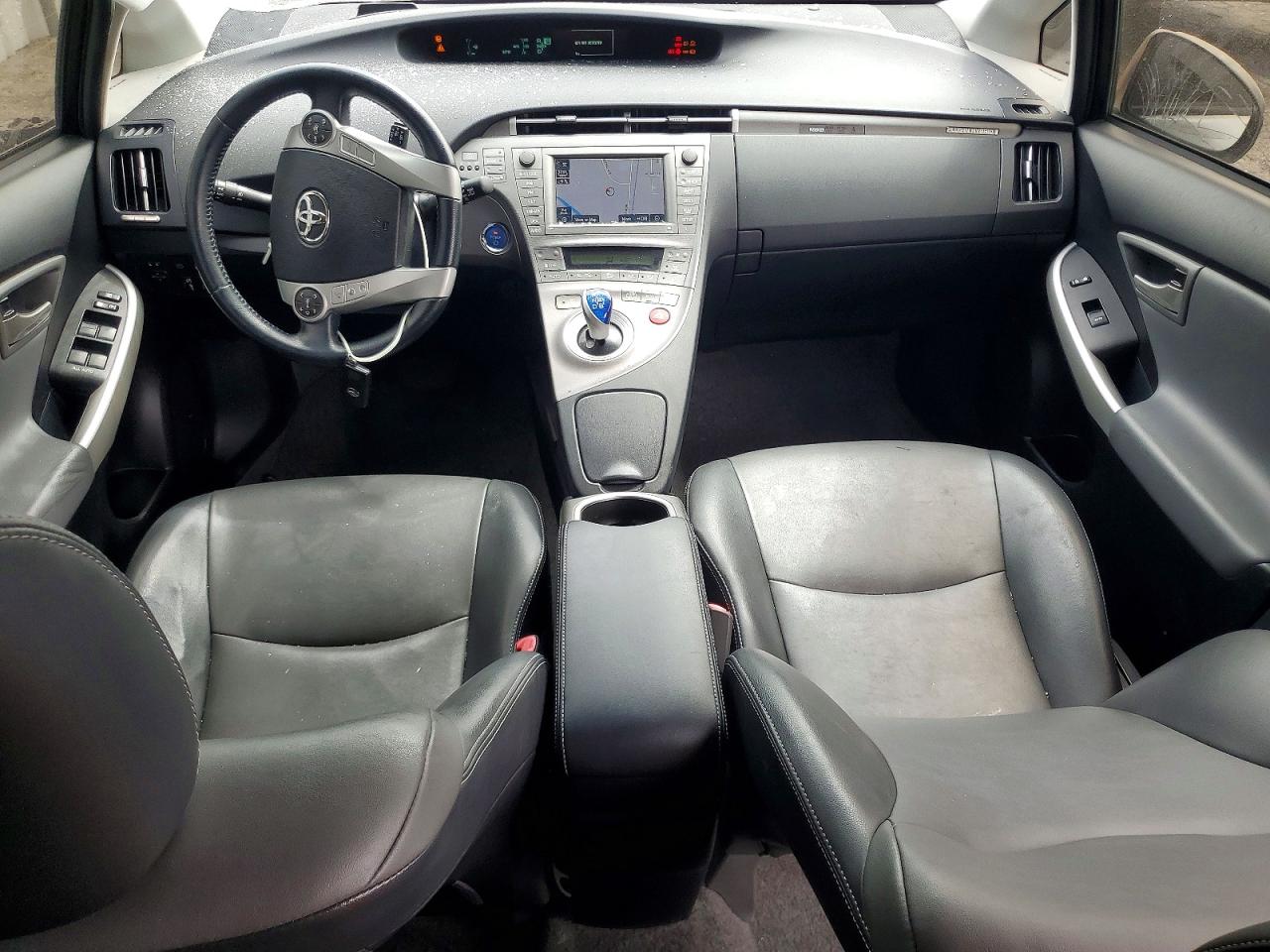 2013 Toyota Prius Plug-in Hybrid Advanced White vin: JTDKN3DP0D3041784