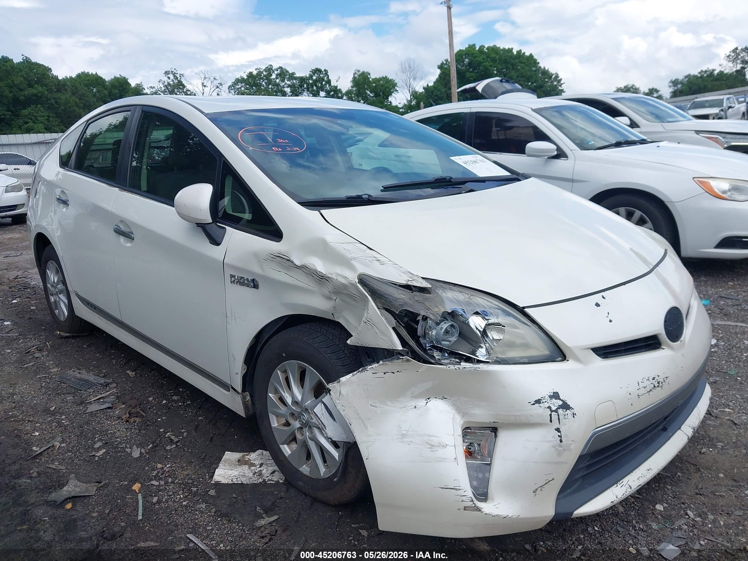 2014 Toyota Prius Plug-in   White vin: JTDKN3DP0E3051040