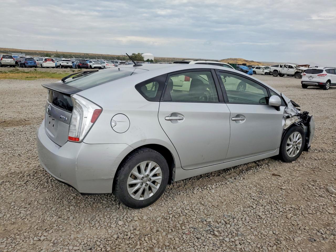 2014 Toyota Prius Plug-in Hybrid Base Silver vin: JTDKN3DP0E3051863