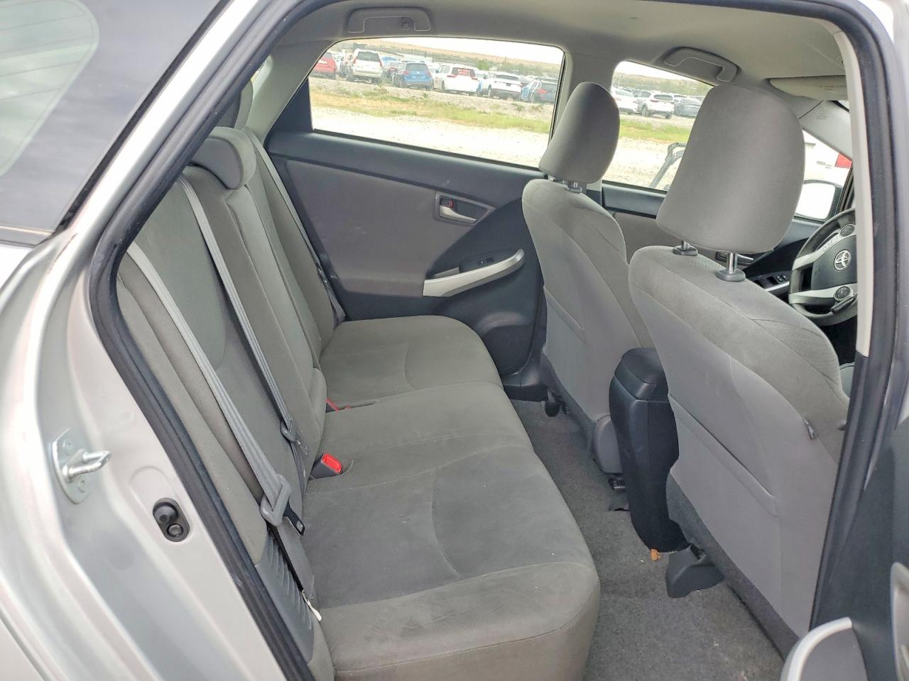 2014 Toyota Prius Plug-in Hybrid Base Silver vin: JTDKN3DP0E3051863