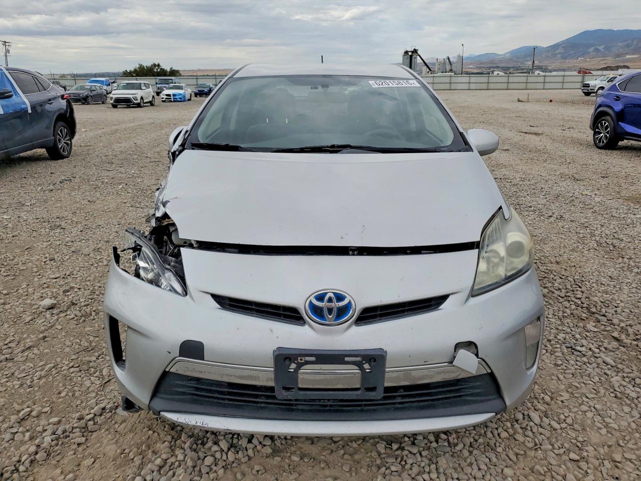 2014 Toyota Prius Plug-in Hybrid Base Silver vin: JTDKN3DP0E3051863