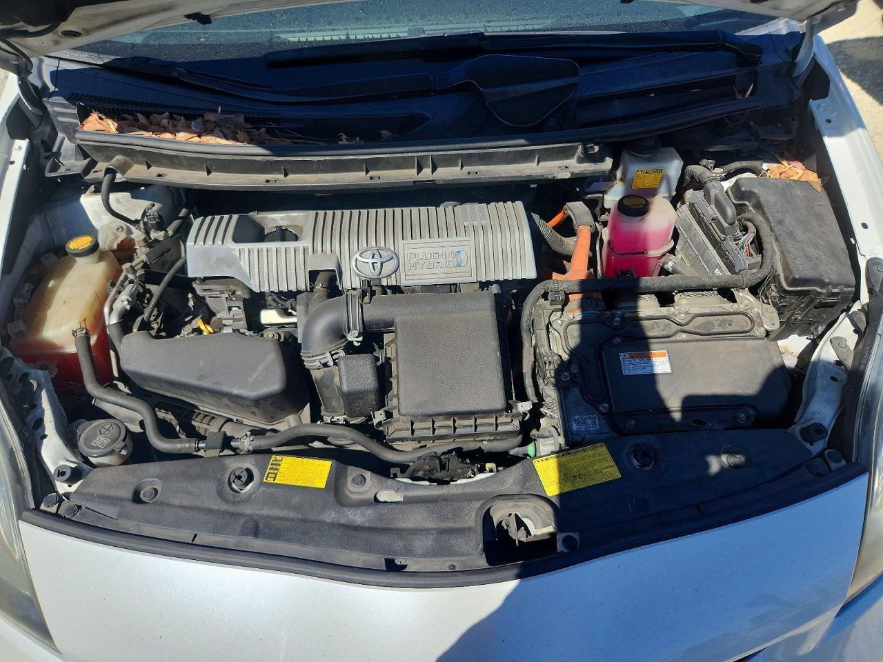 2014 Toyota Prius Plug-in Hybrid Base White vin: JTDKN3DP0E3054701