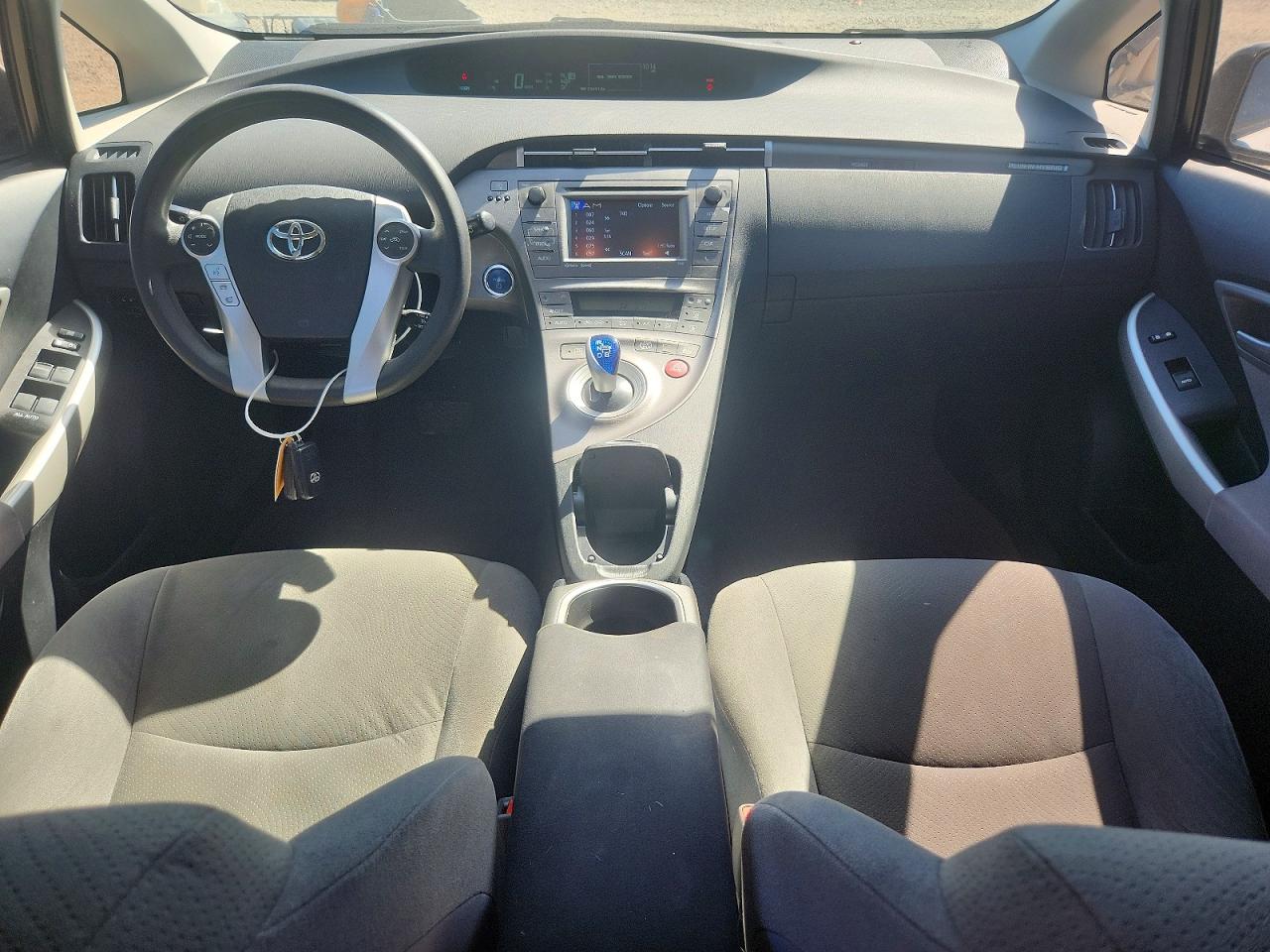 2014 Toyota Prius Plug-in Hybrid Base White vin: JTDKN3DP0E3054701