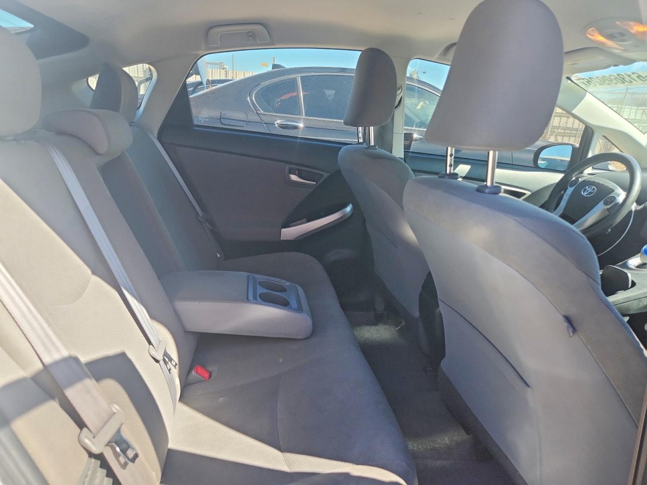 2014 Toyota Prius Plug-in Hybrid Base White vin: JTDKN3DP0E3054701