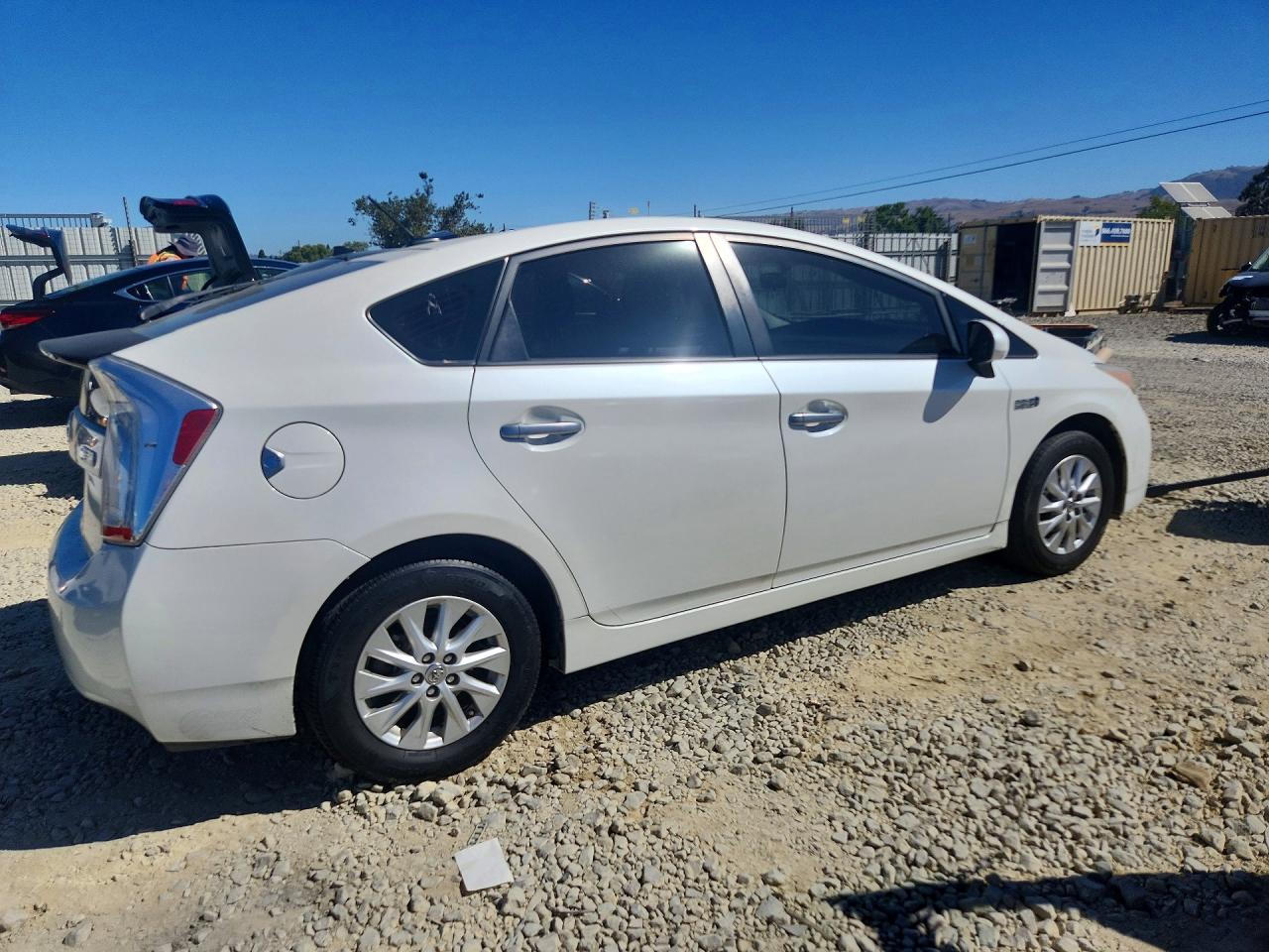 2014 Toyota Prius Plug-in Hybrid Base White vin: JTDKN3DP0E3054701